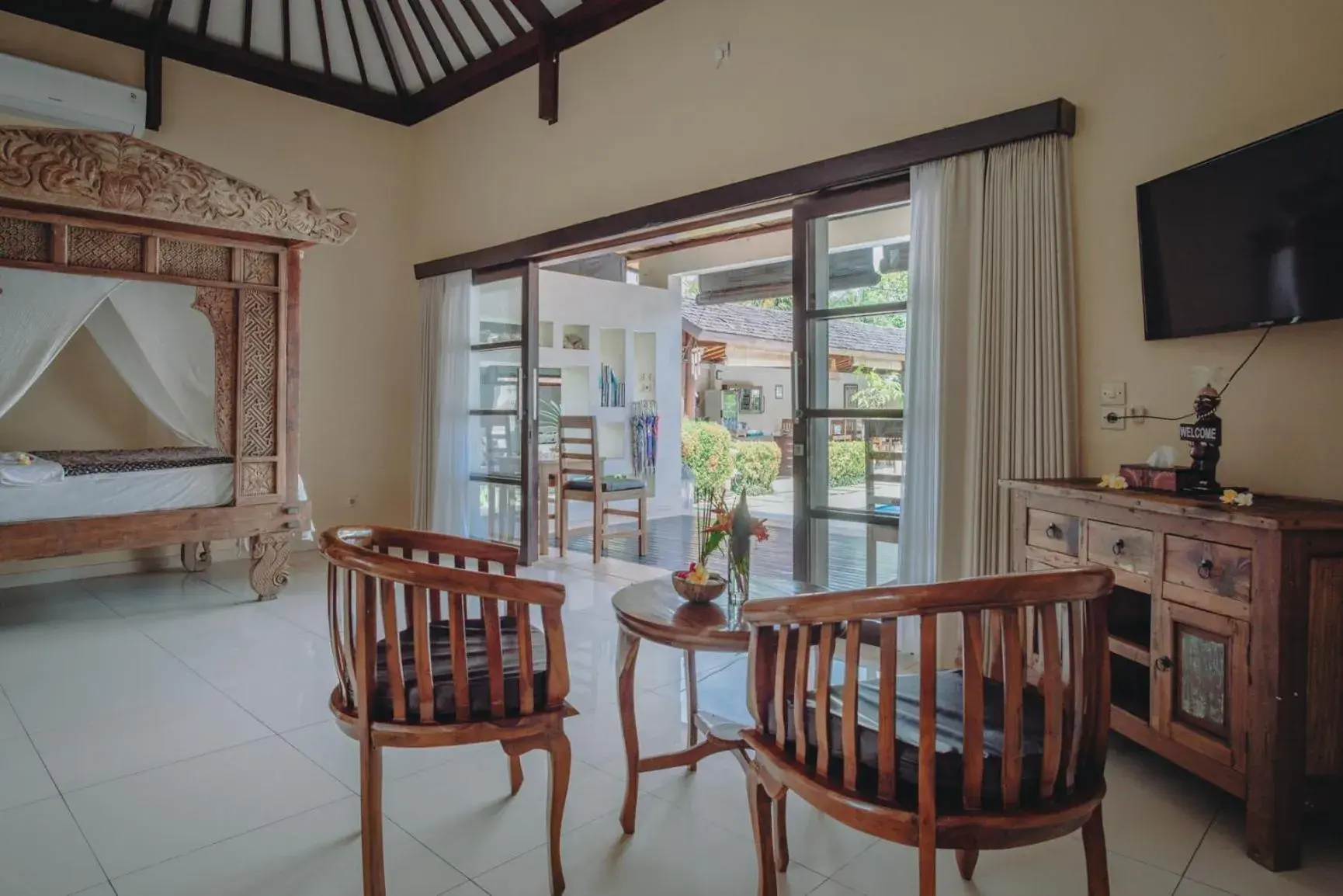 Suite with Sea View in Frangipani Beach Hotel Suite with Sea View in Frangipani Beach Hotel