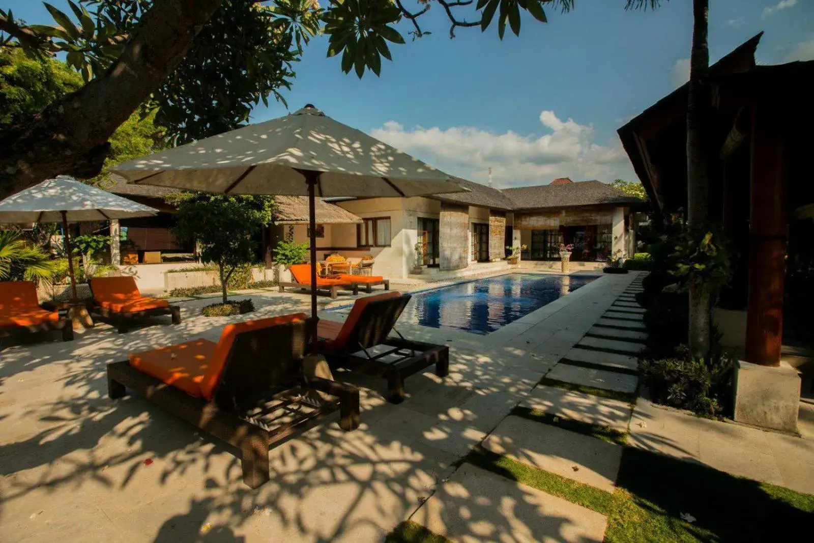 Frangipani Beach Hotel Frangipani Beach Hotel