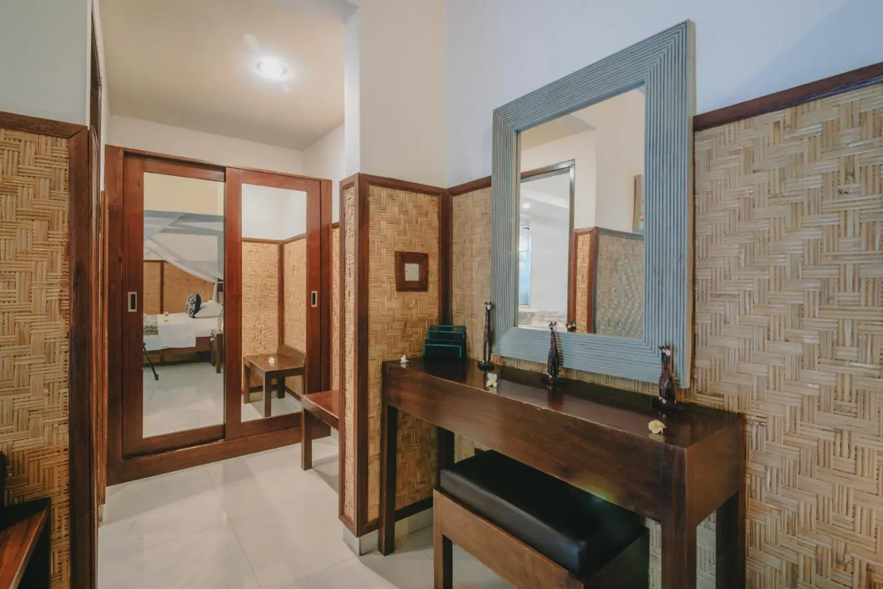 Frangipani Beach Hotel Frangipani Beach Hotel