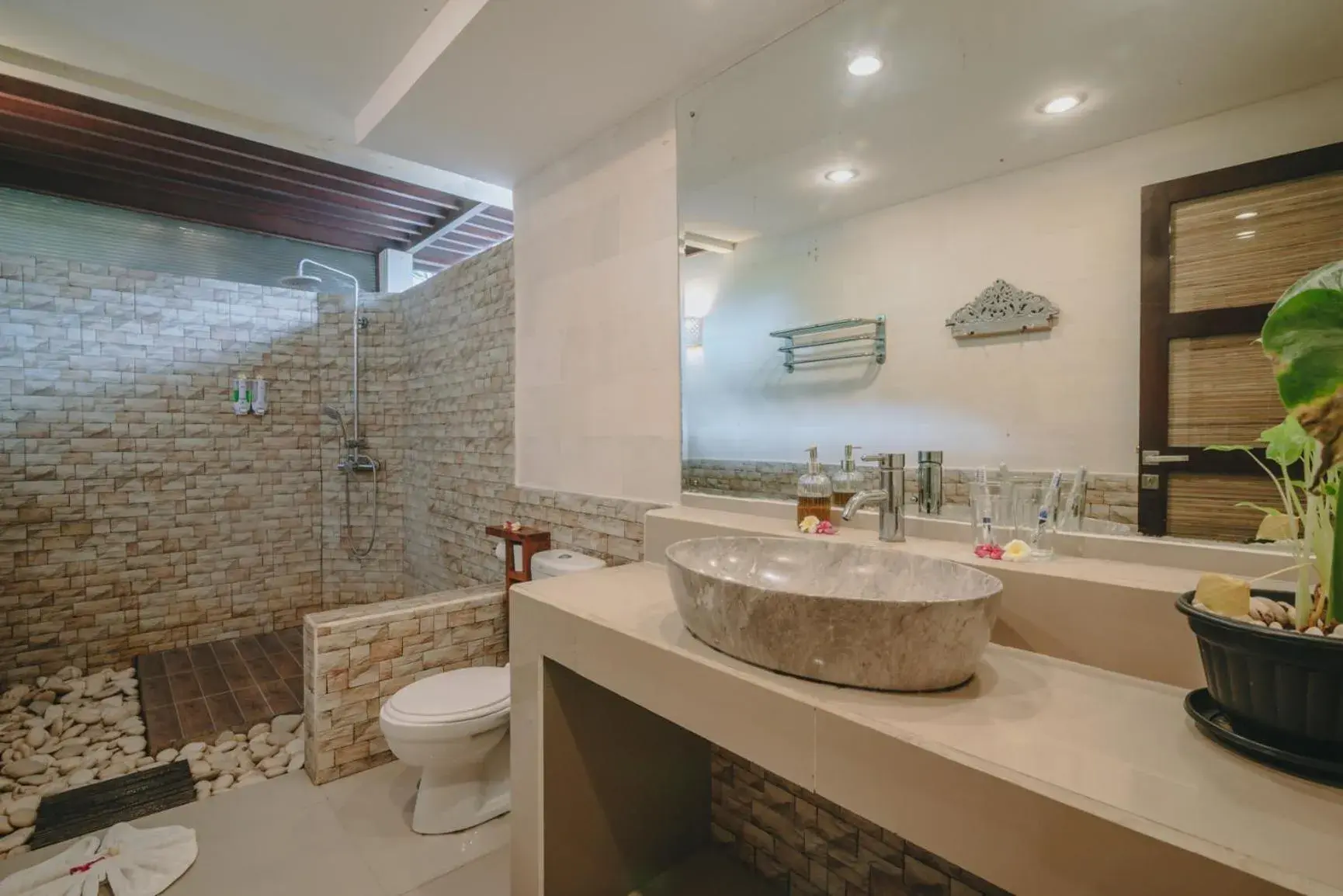 Frangipani Beach Hotel Frangipani Beach Hotel