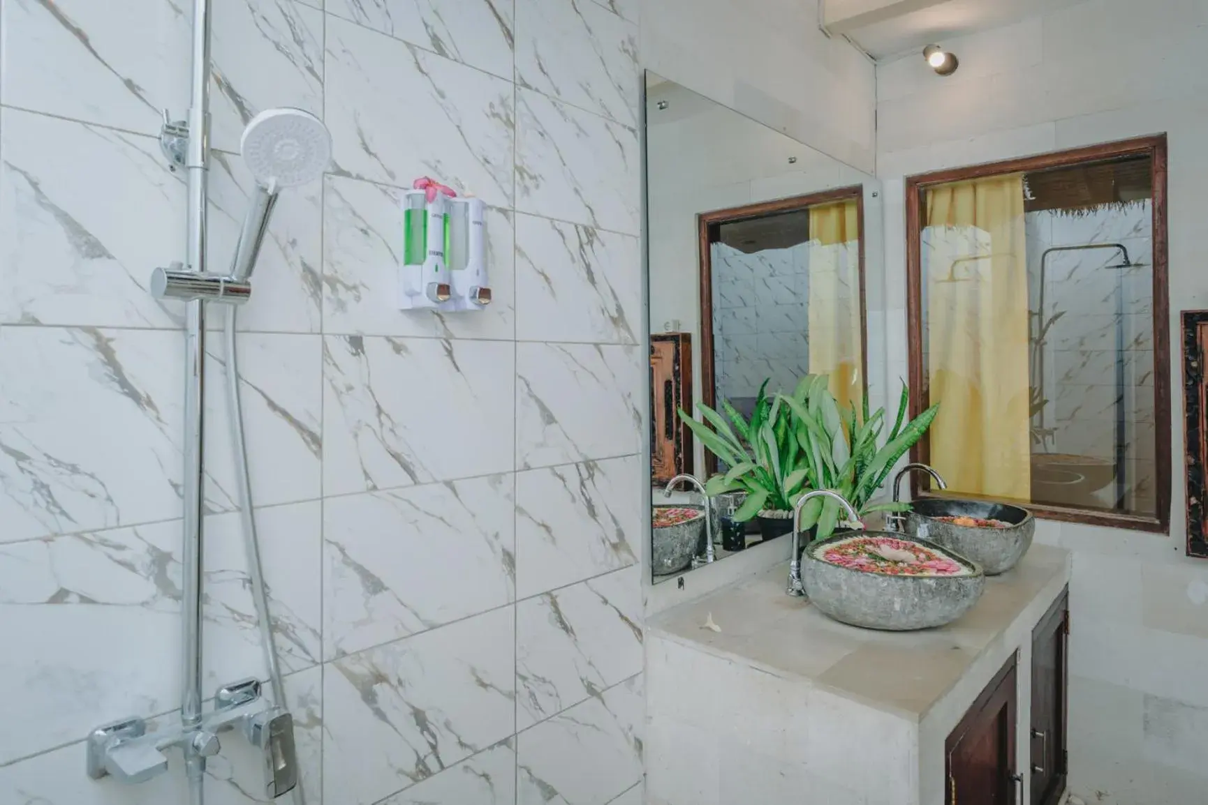 Suite with Sea View in Frangipani Beach Hotel Suite with Sea View in Frangipani Beach Hotel