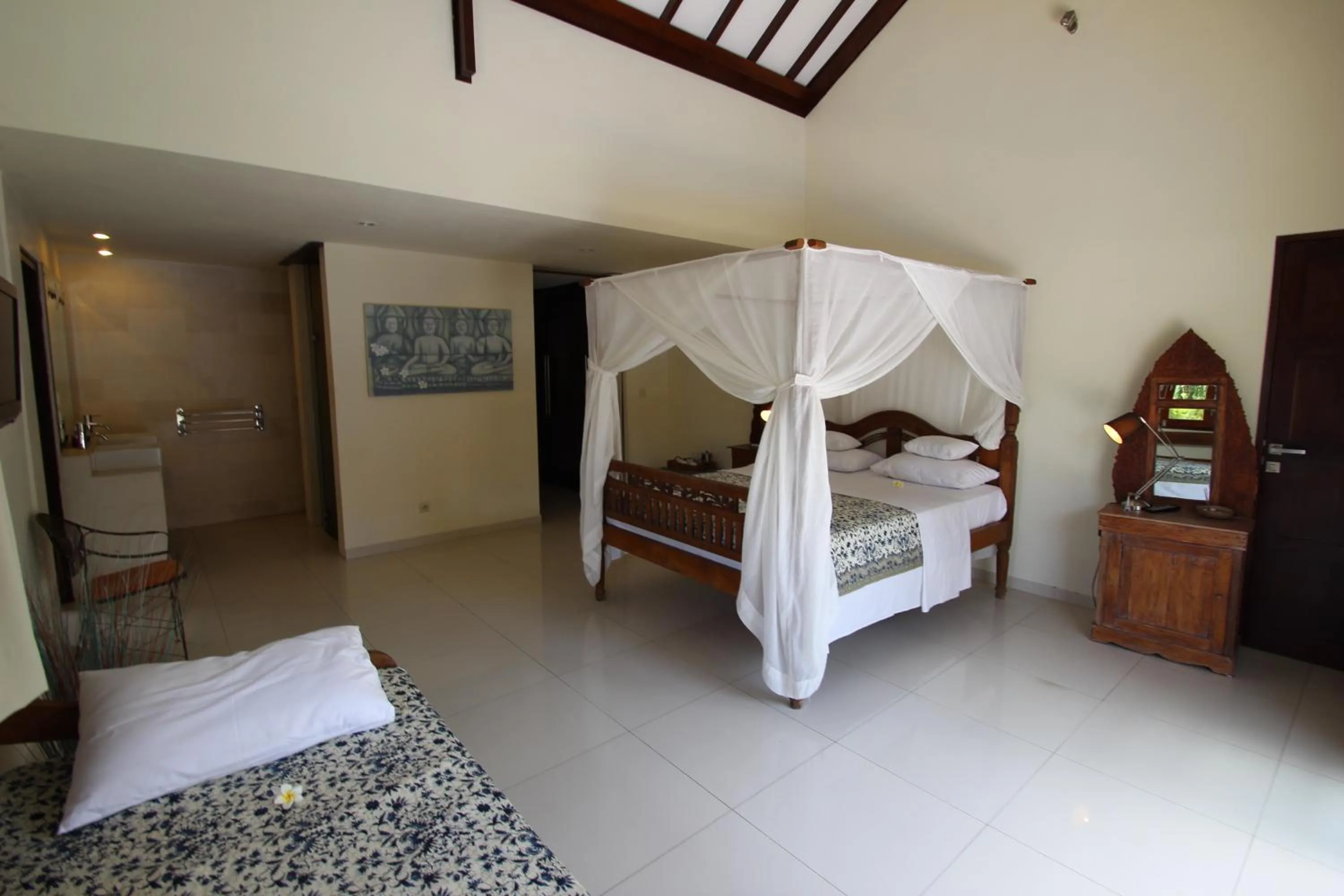 Bedroom, Bed in Frangipani Beach Hotel