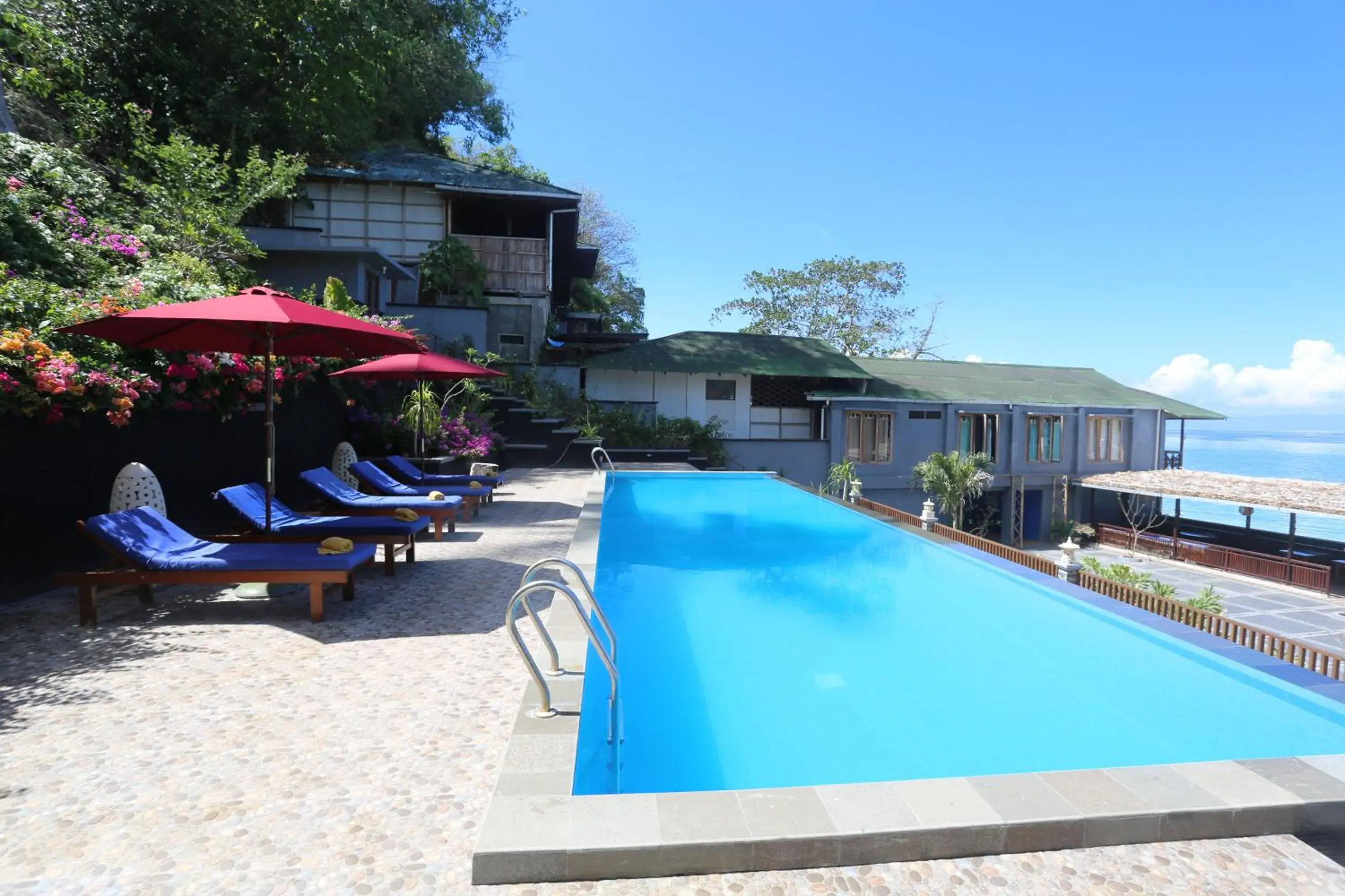 Swimming Pool in Bastianos Bunaken Dive Resort