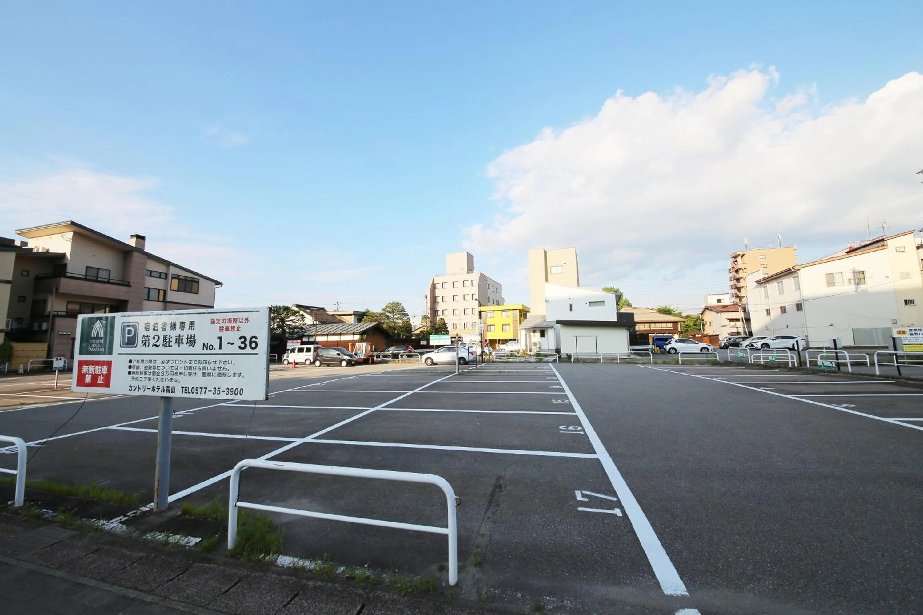 Parking in Country Hotel Takayama