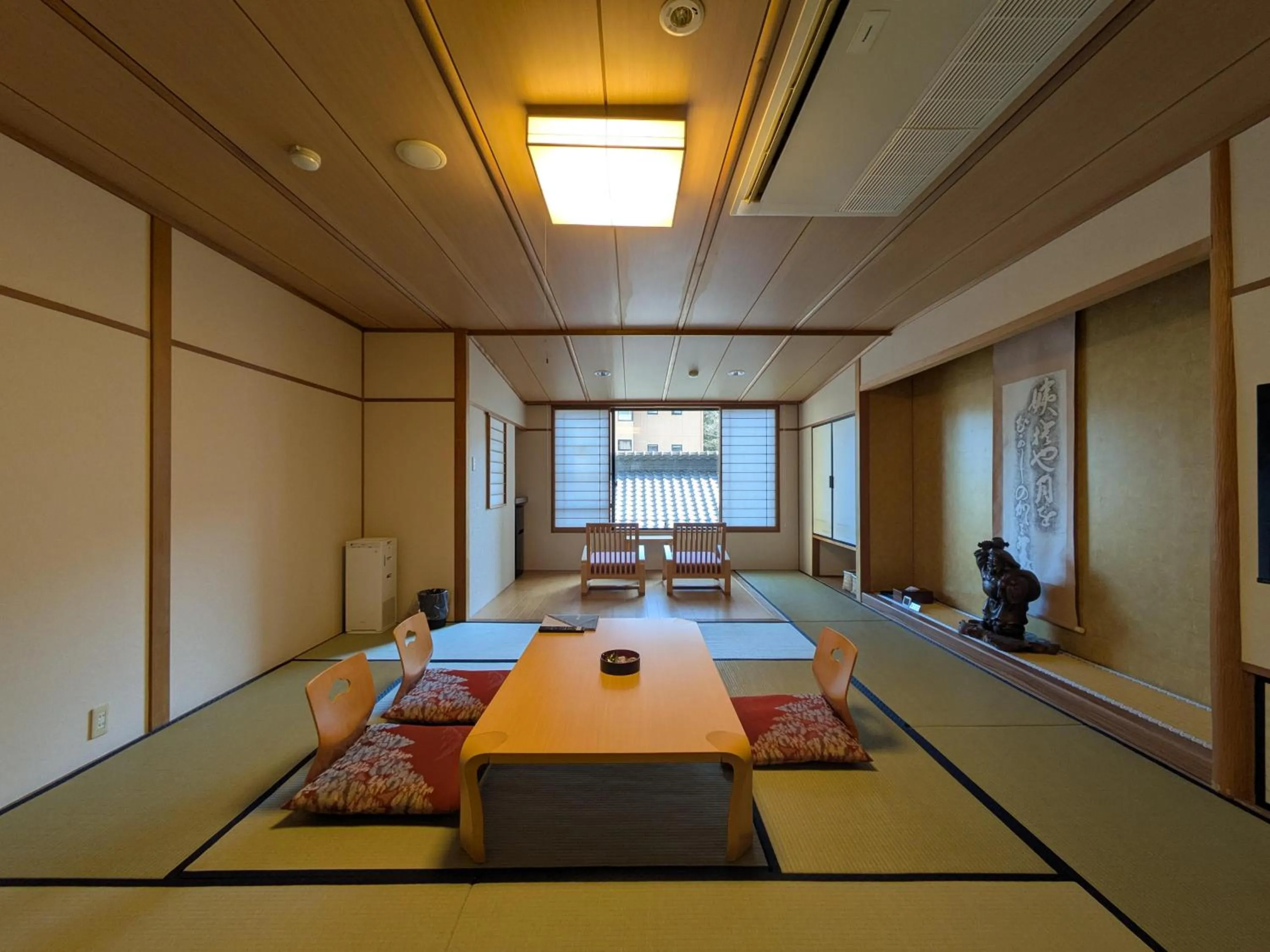 Photo of the whole room, Bed in Nakamatsuya Ryokan