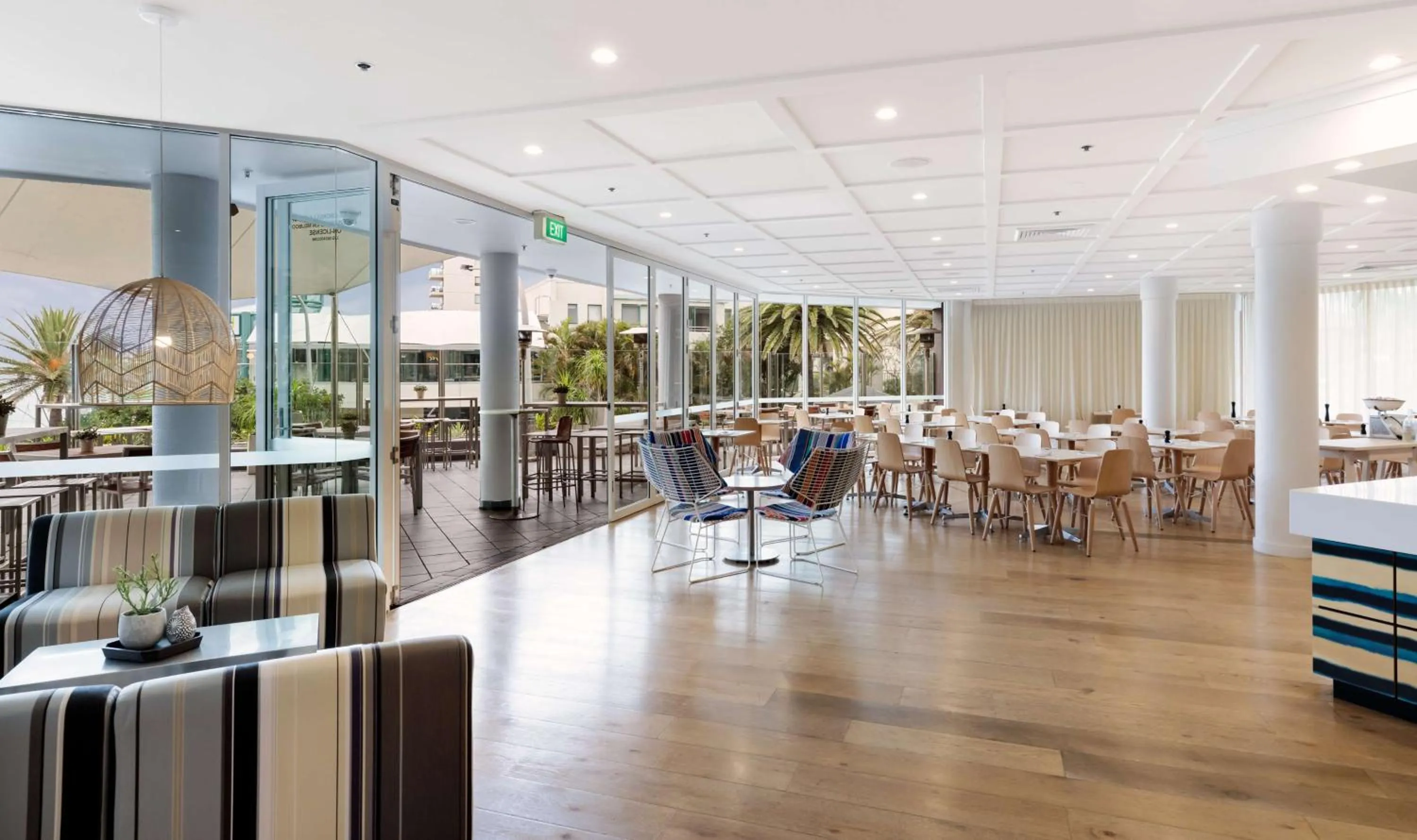 Restaurant/places to eat in Rydges Cronulla Beachside