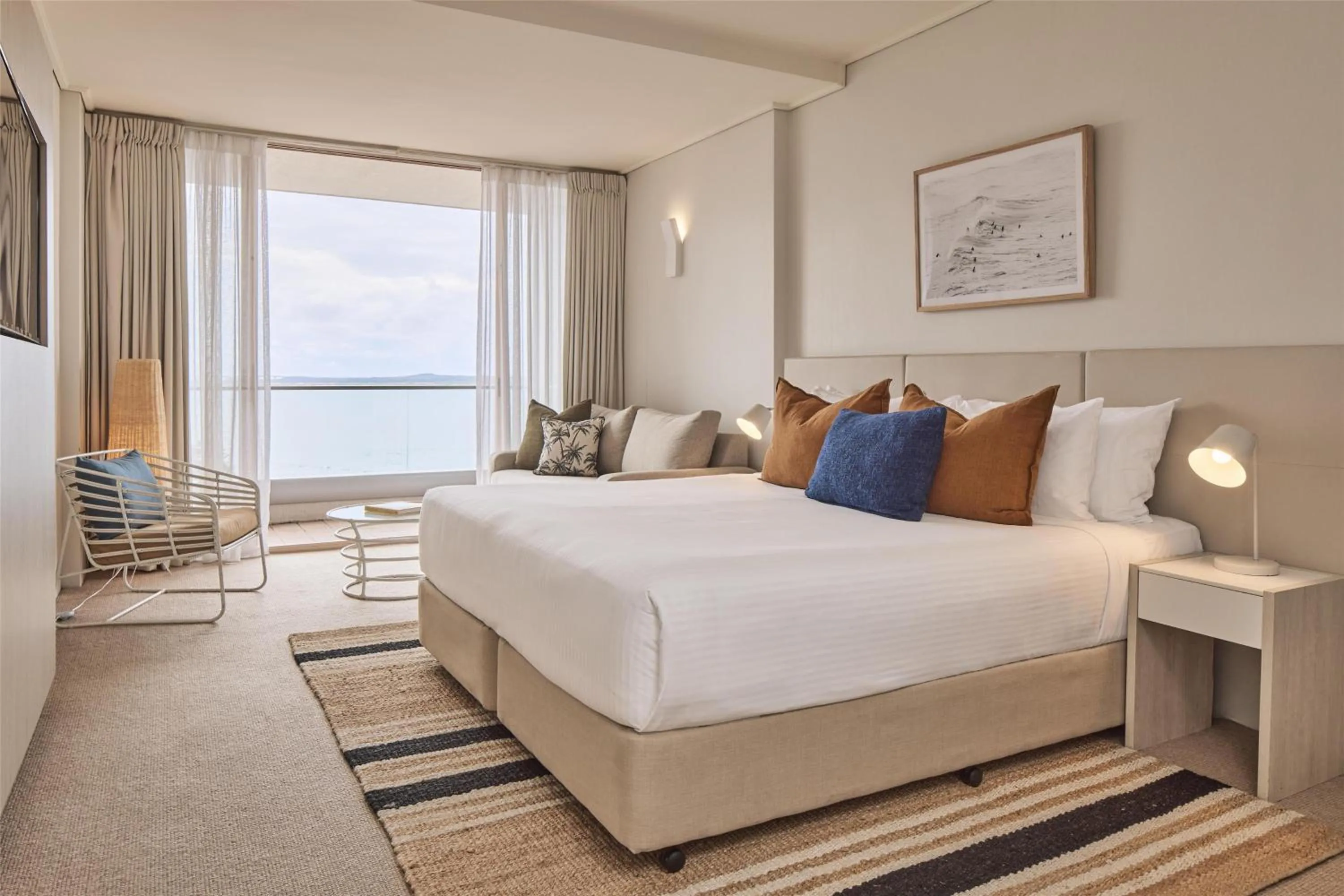 Bedroom, Bed in Rydges Cronulla Beachside