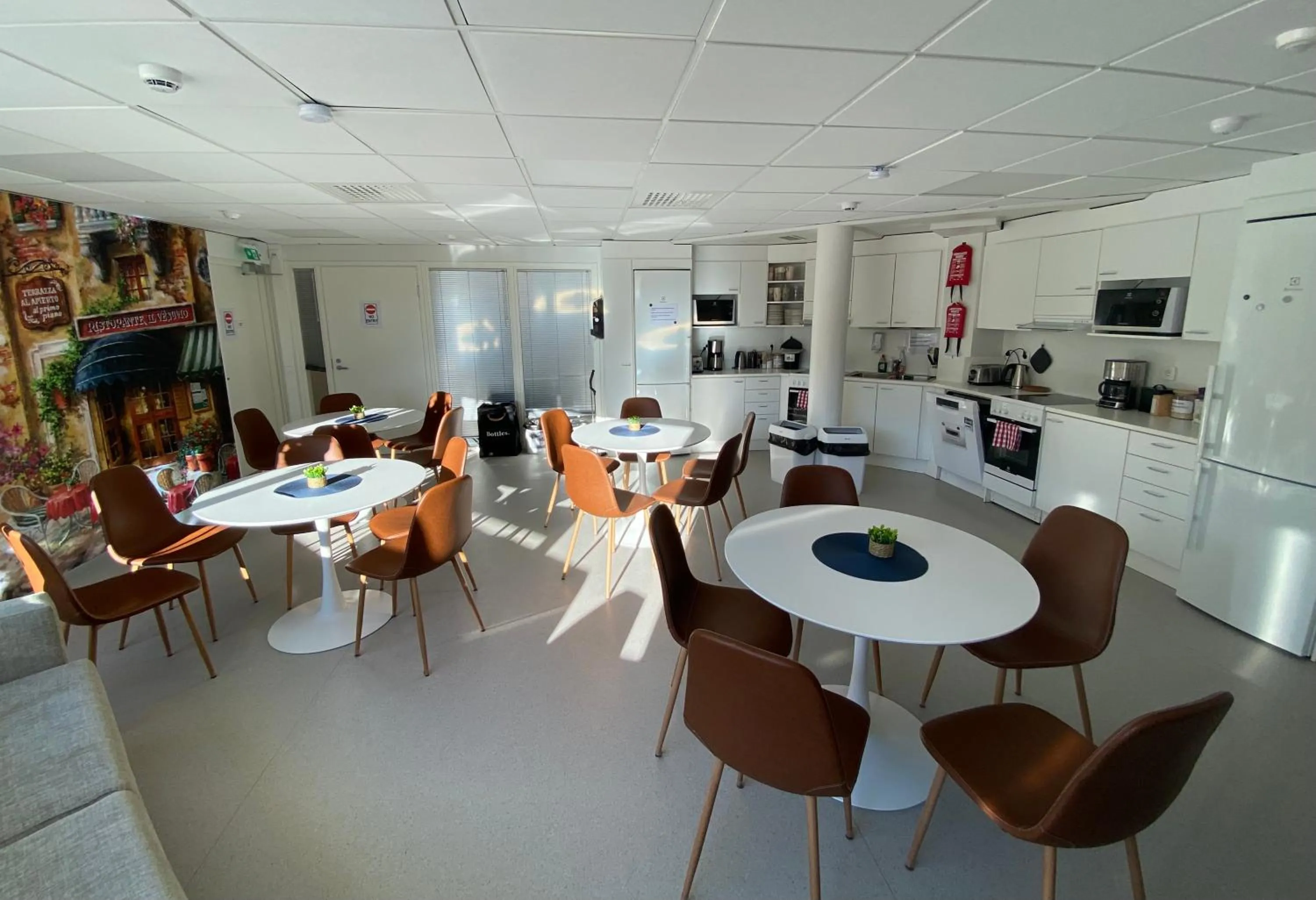 Communal lounge/ TV room in EC-Hostel