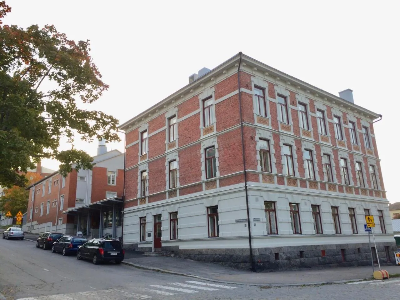 Property building in EC-Hostel