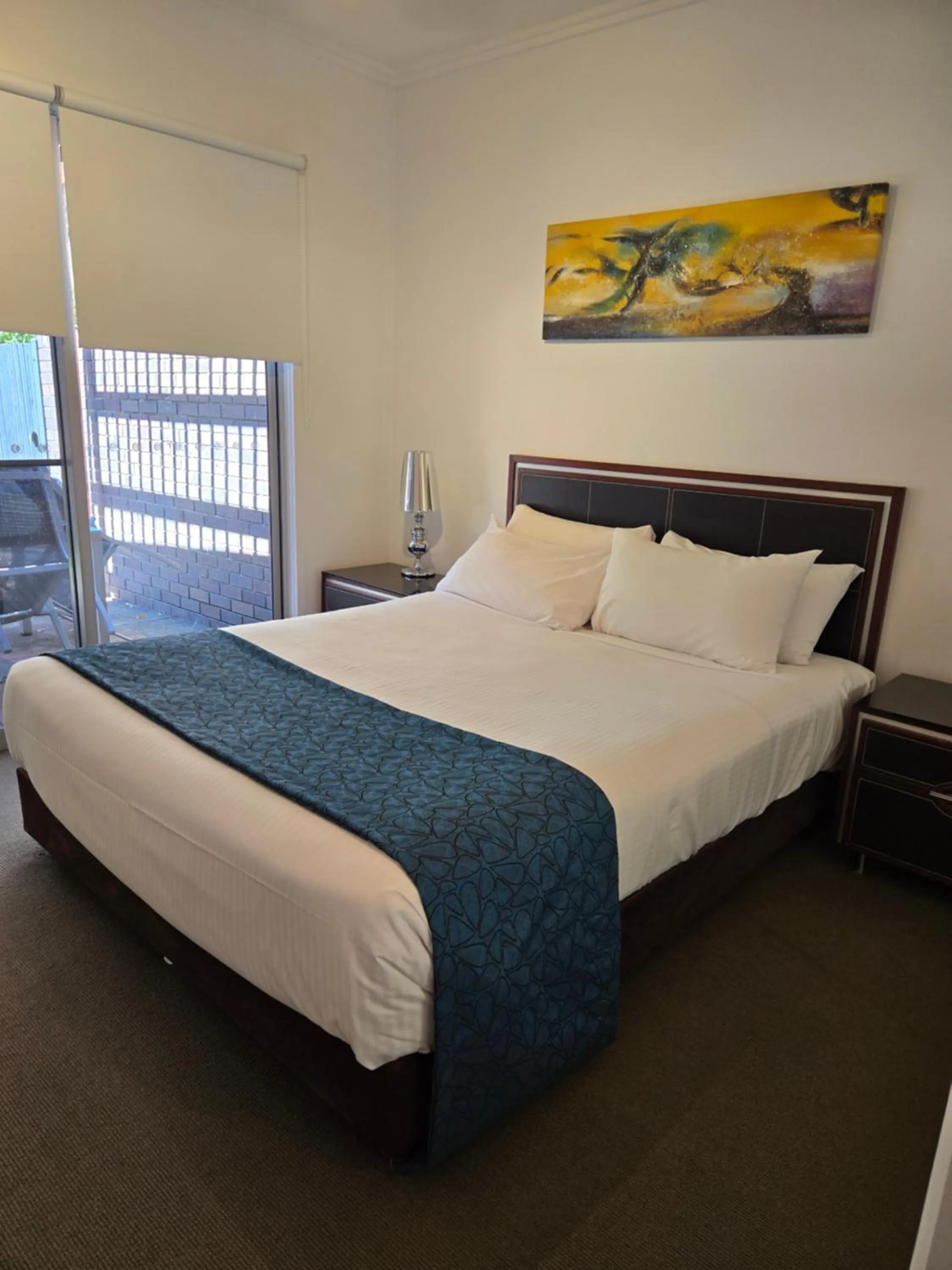 Bedroom, Bed in Quarterdecks Retreat