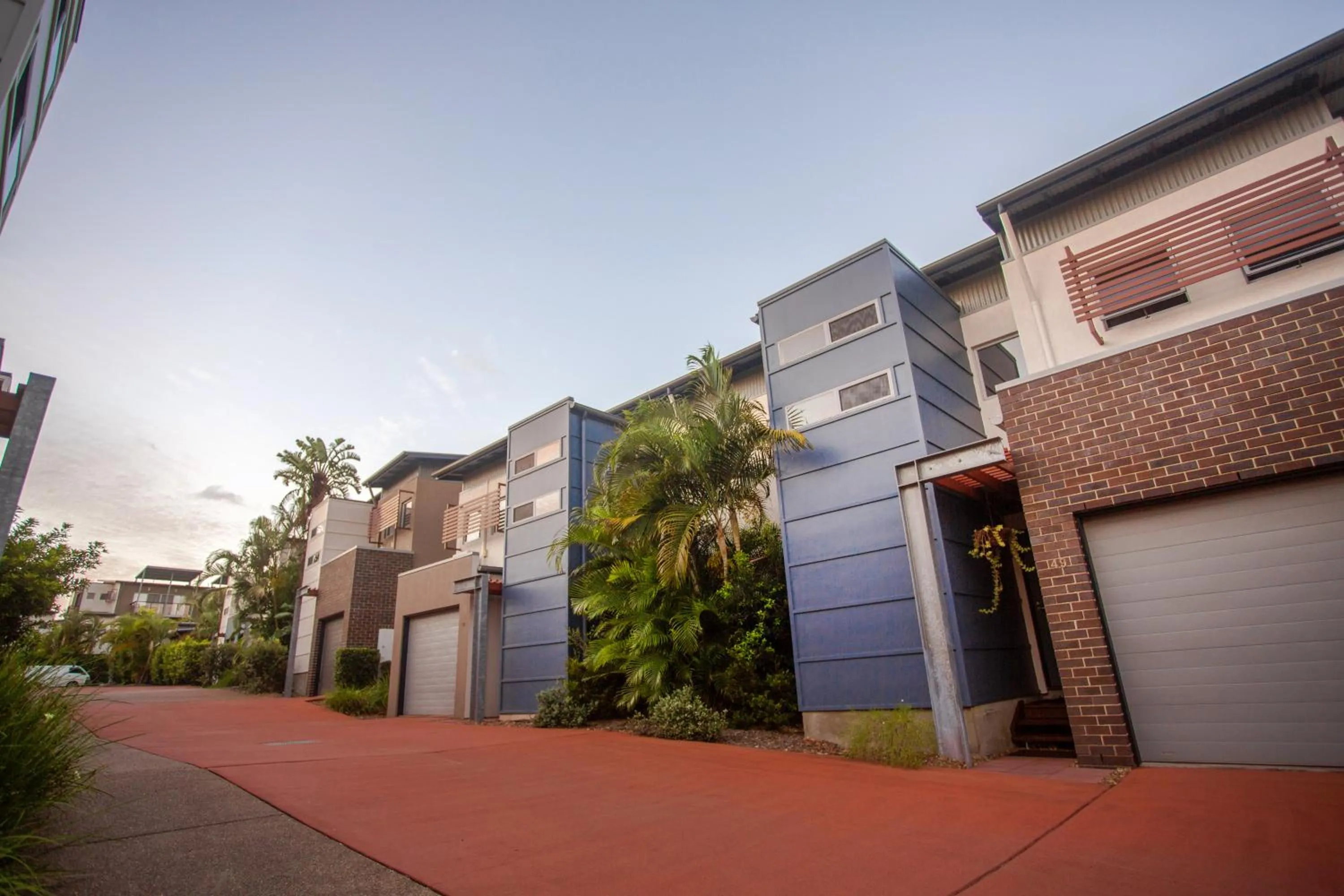 Property building in Quarterdecks Retreat