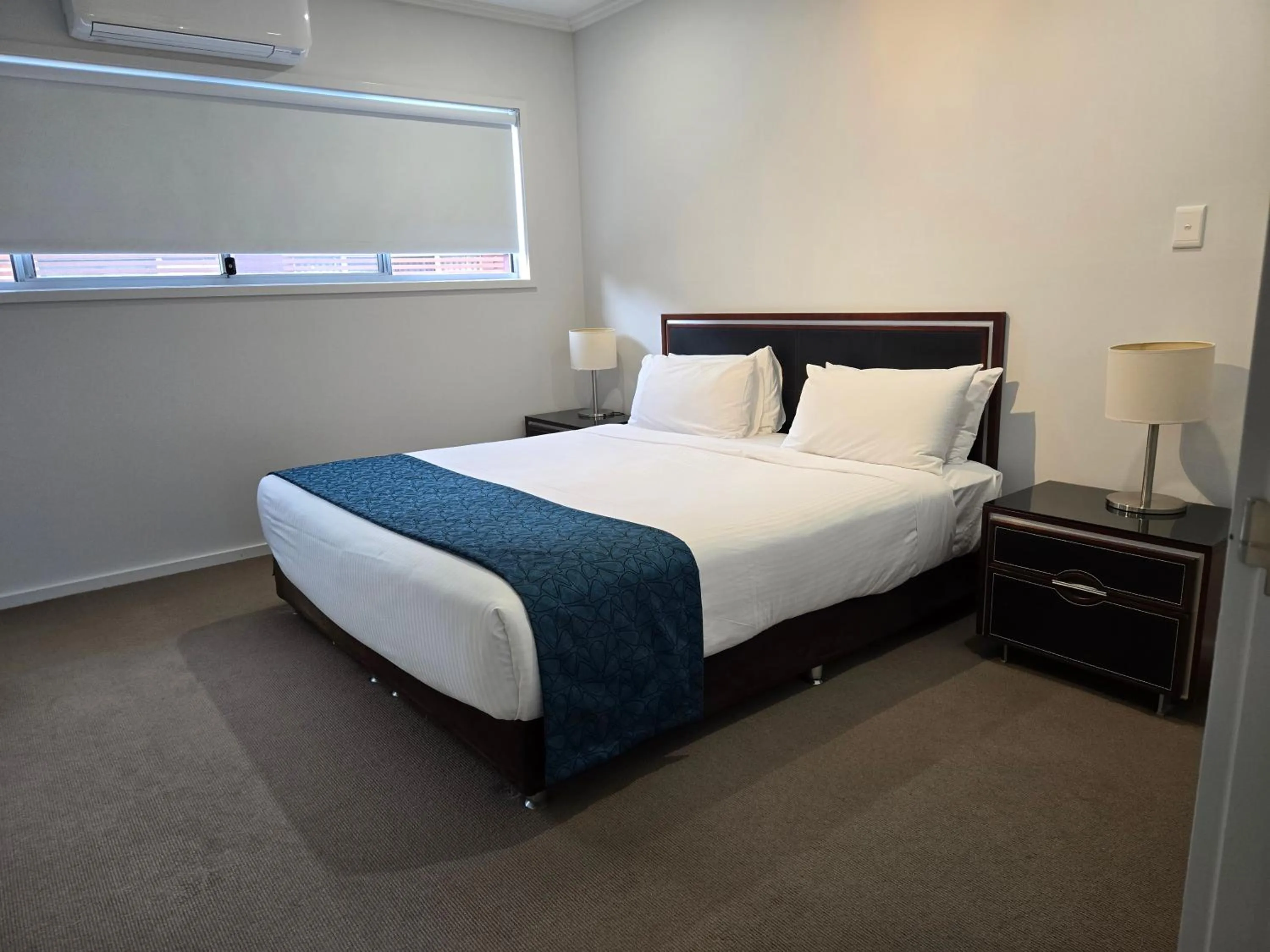 Bedroom, Bed in Quarterdecks Retreat