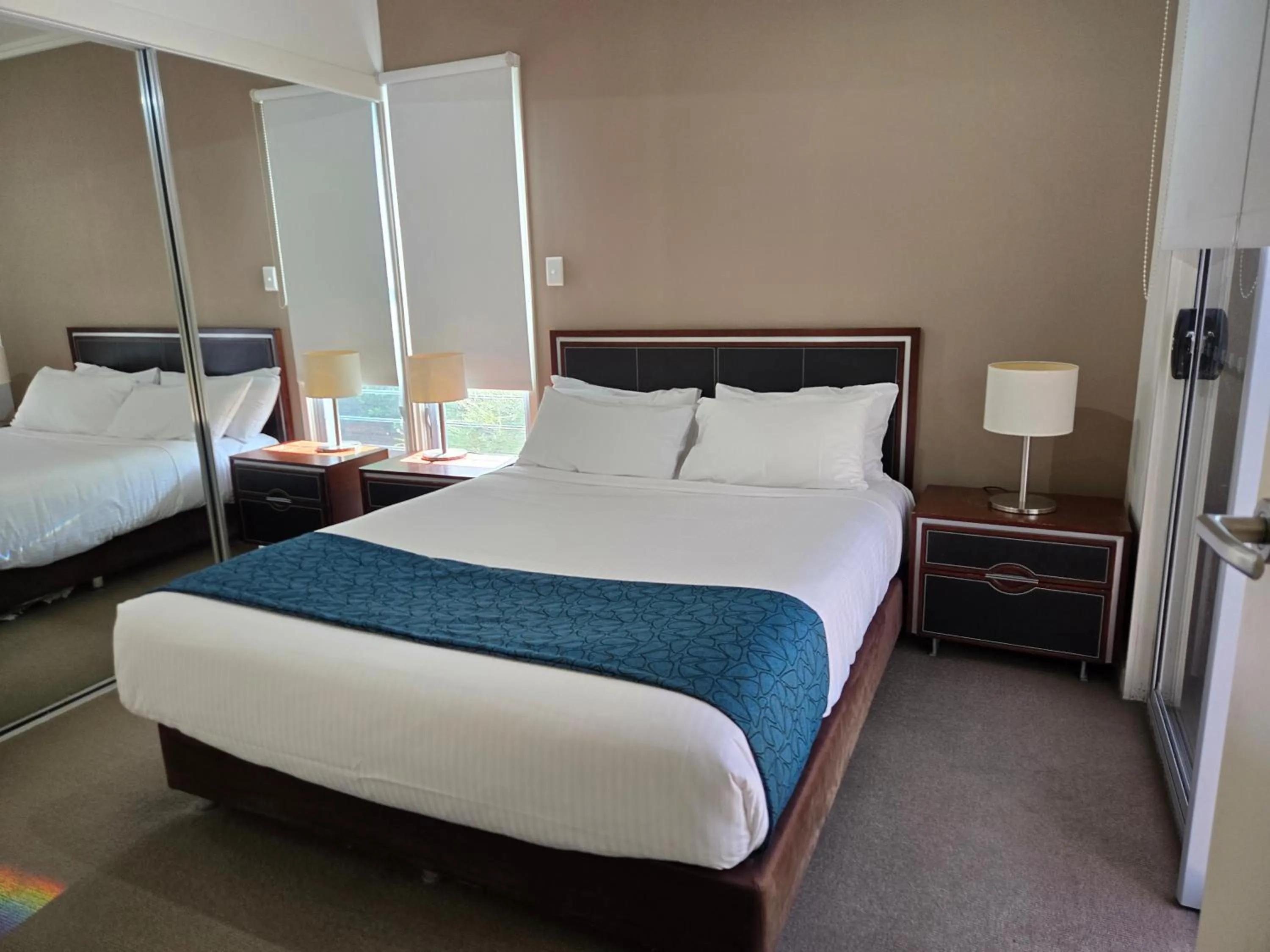 Bedroom, Bed in Quarterdecks Retreat