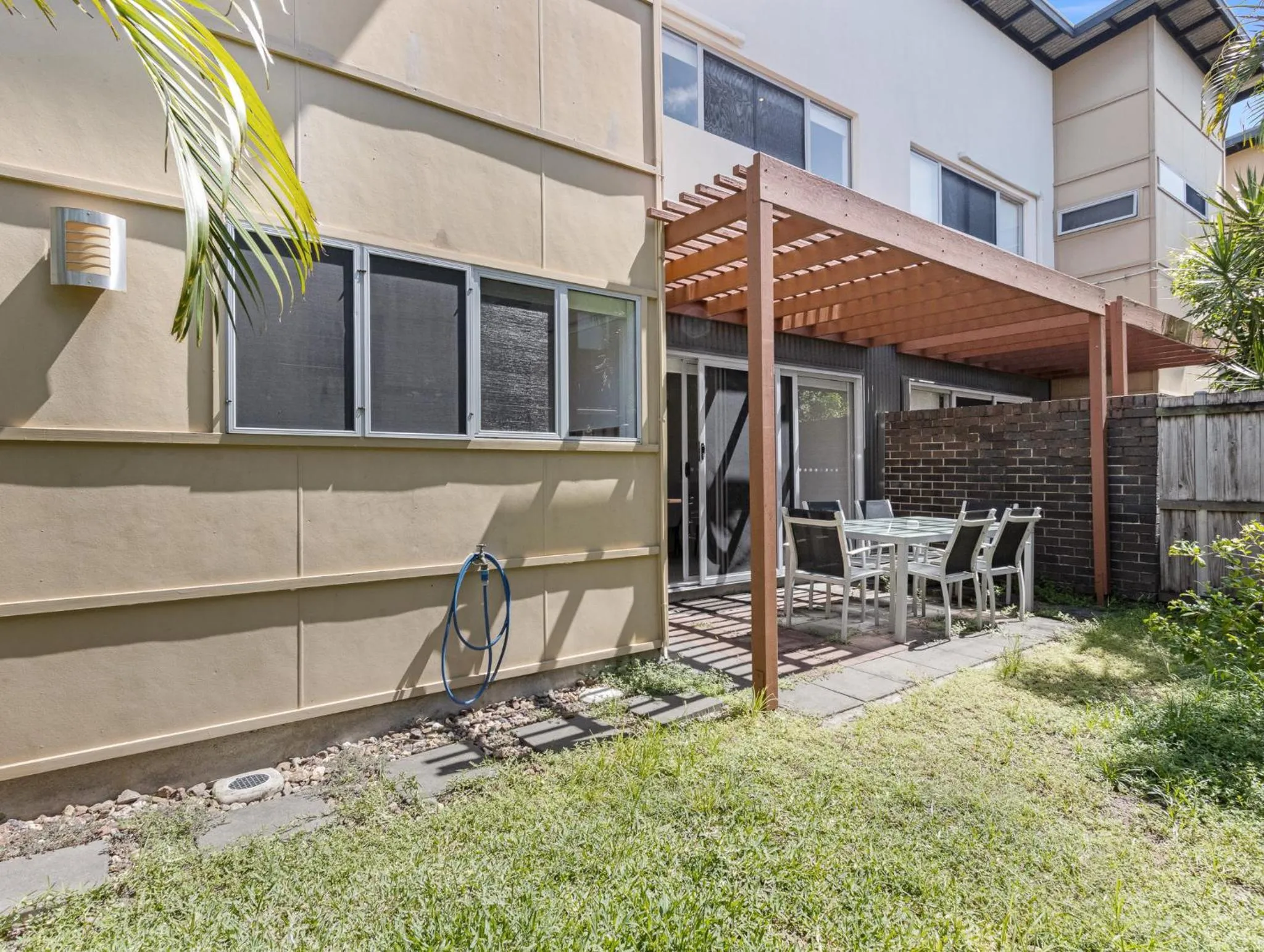 Inner courtyard view in Quarterdecks Retreat