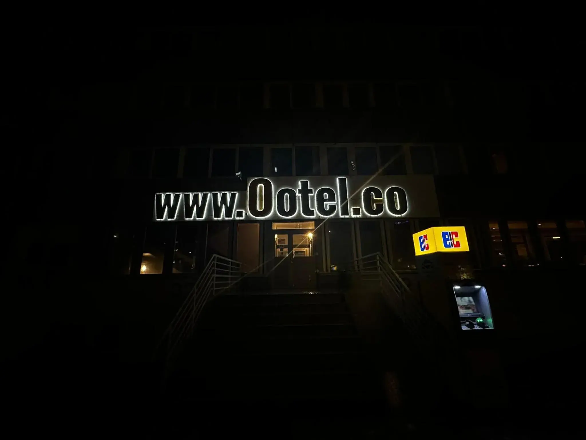 Facade/entrance in Ootel.com Facade/entrance in Ootel.com