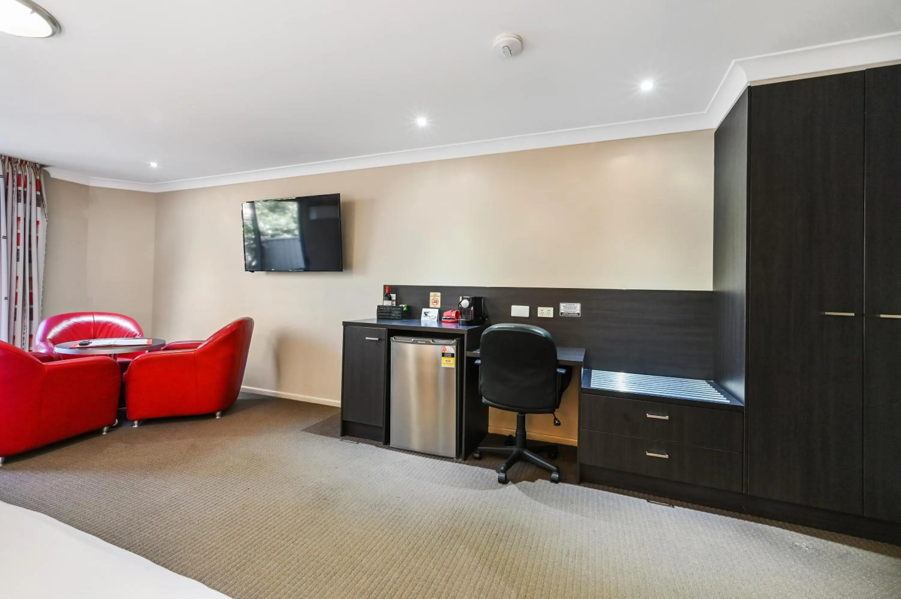 TV and multimedia in Platinum International