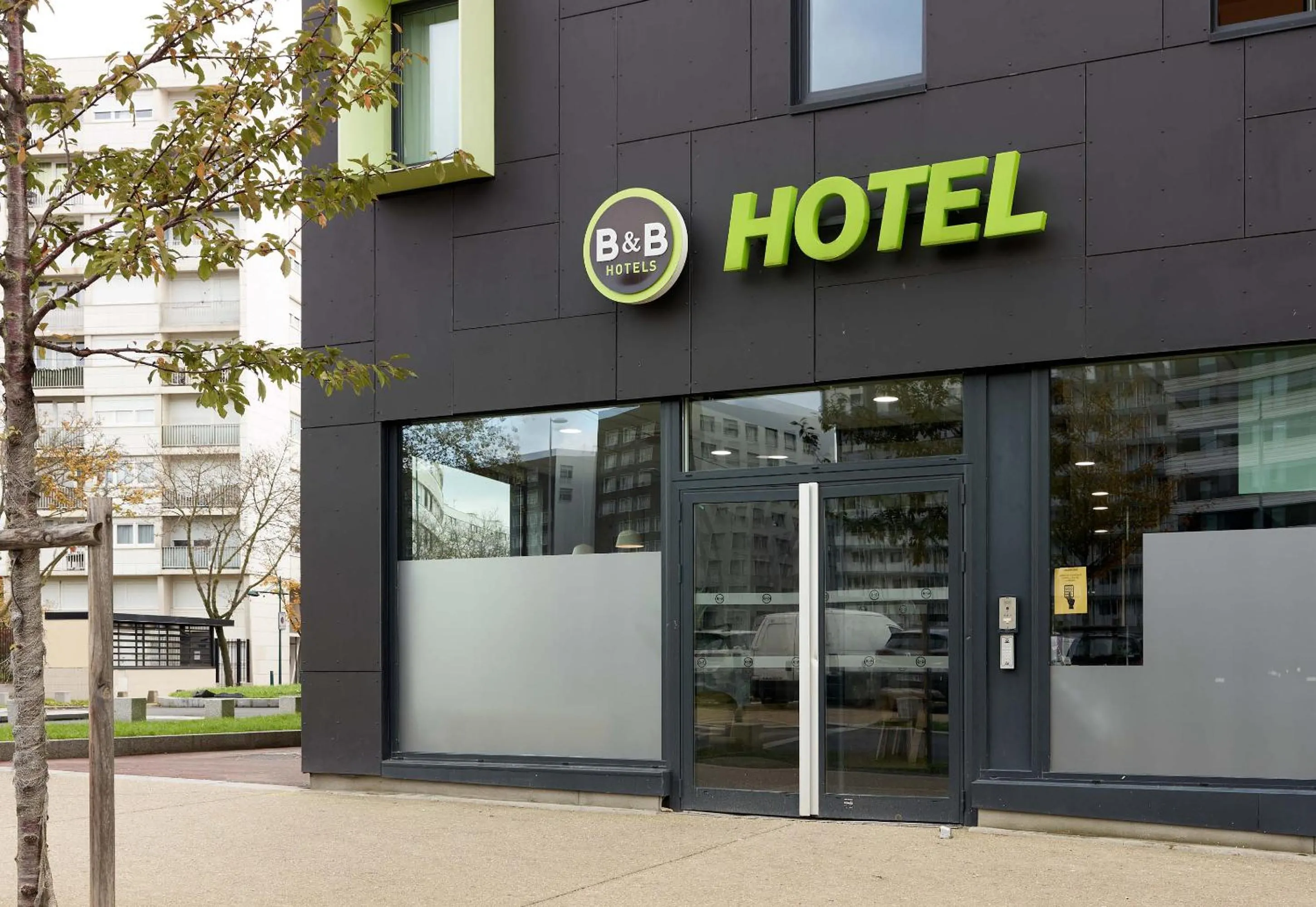 Property building in B&B HOTEL Paris Gennevilliers Asnières