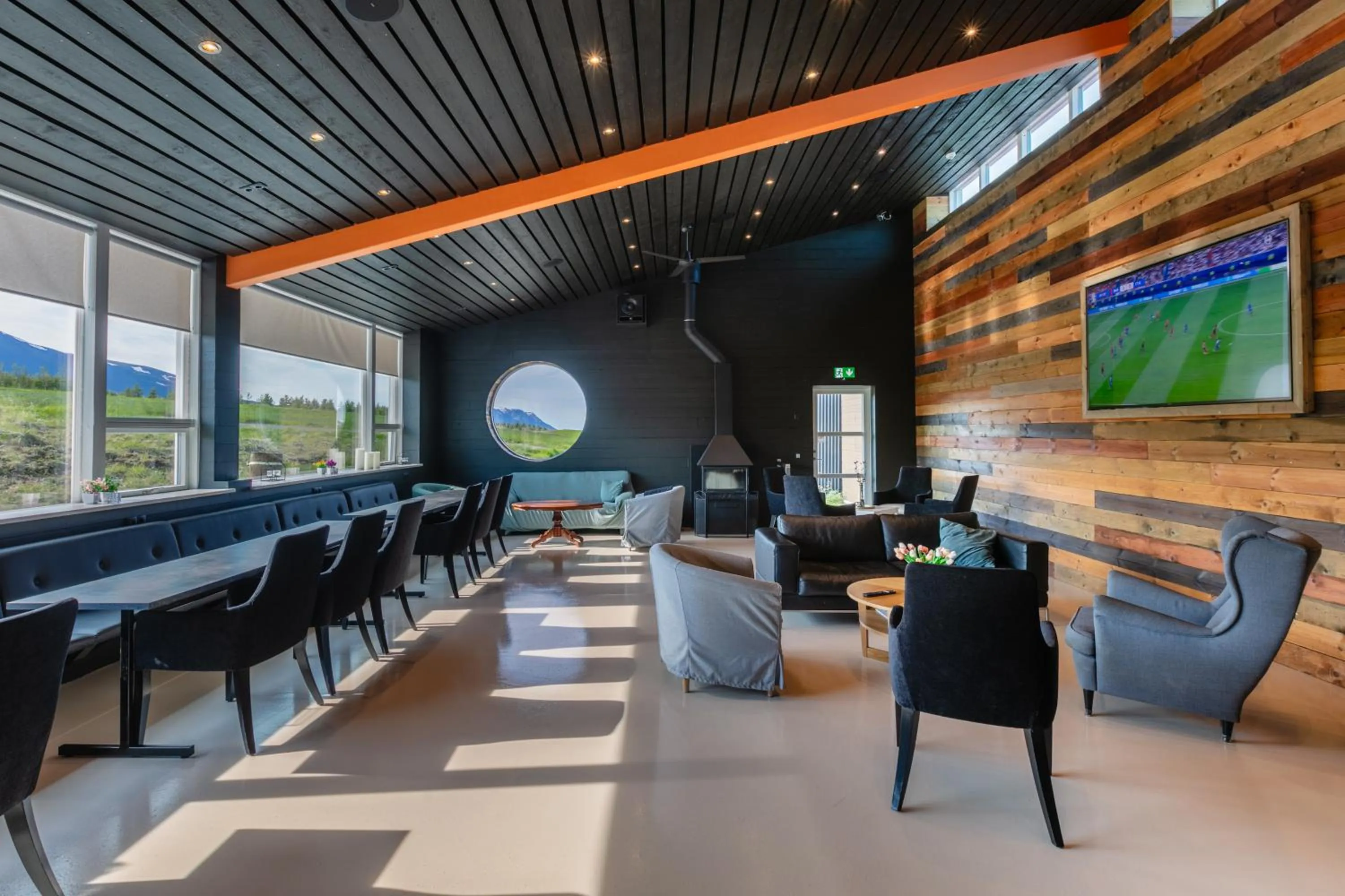 Dining area in Karuna Guesthouse
