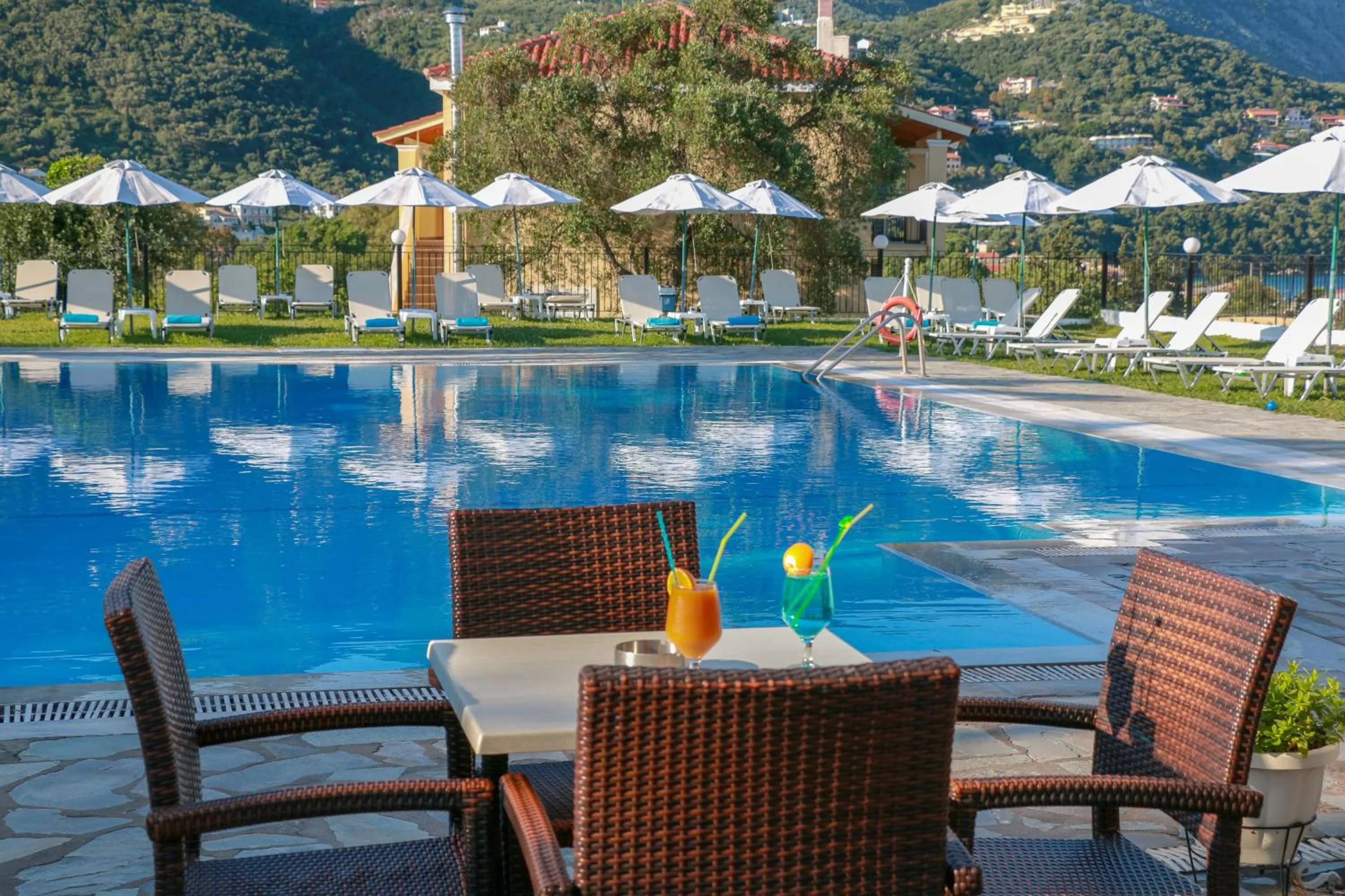 Swimming pool in Hotel Yannis Corfu