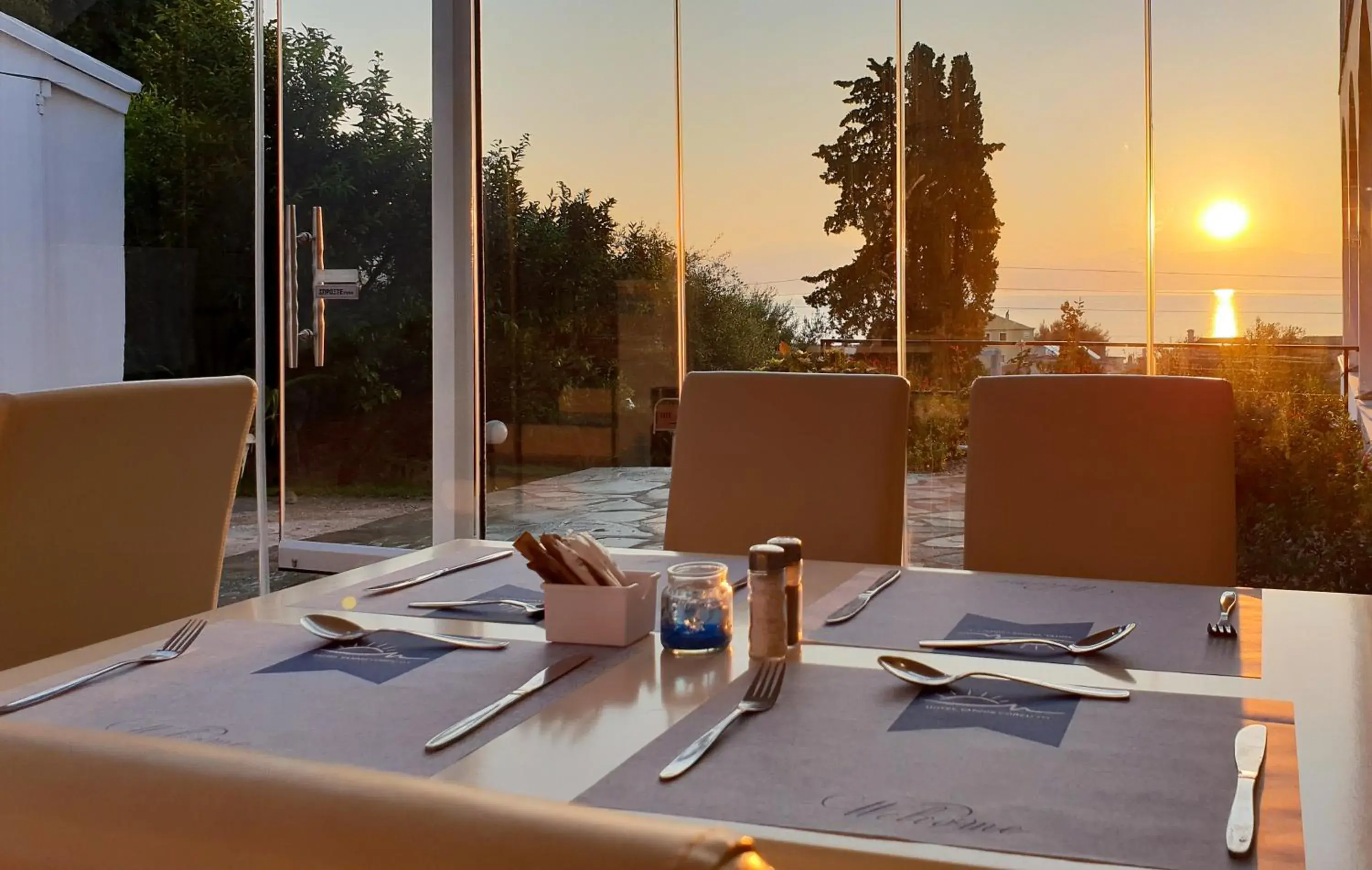 Restaurant/places to eat in Hotel Yannis Corfu Restaurant/places to eat in Hotel Yannis Corfu