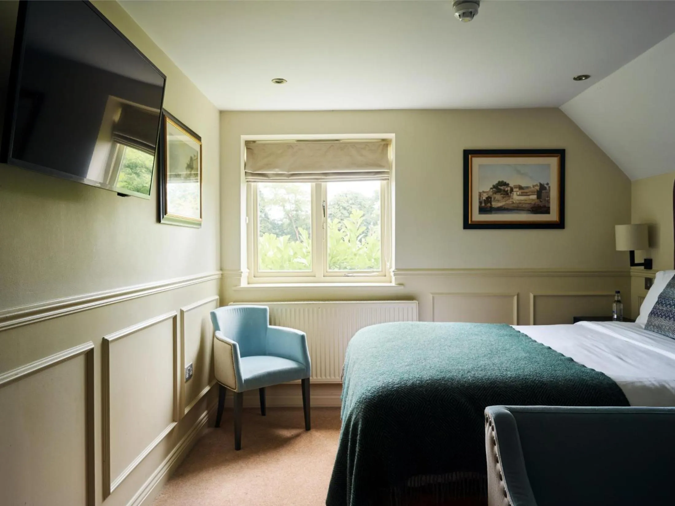 Bed in The Talbot Inn