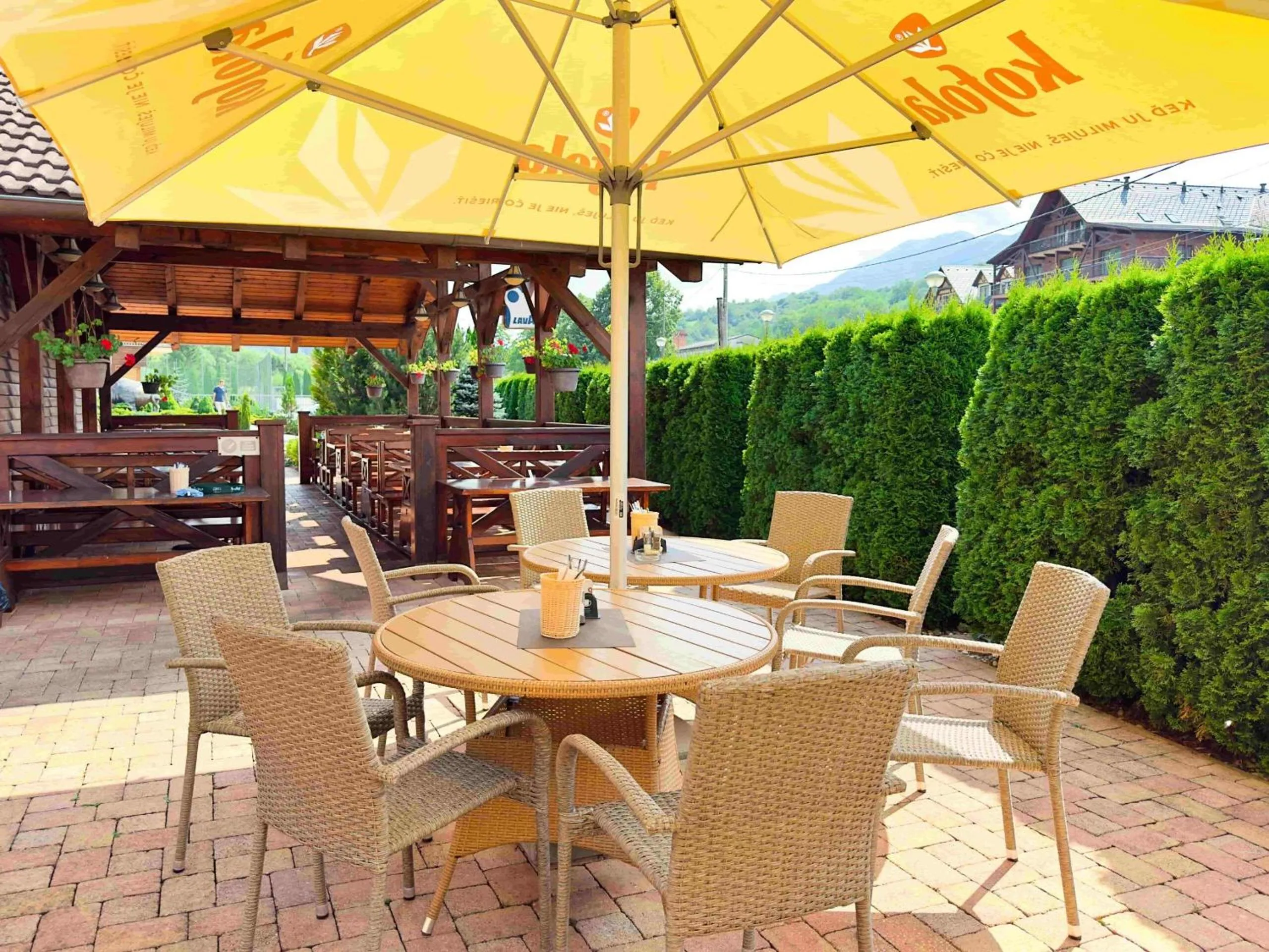 Restaurant/places to eat in Country Saloon Belá