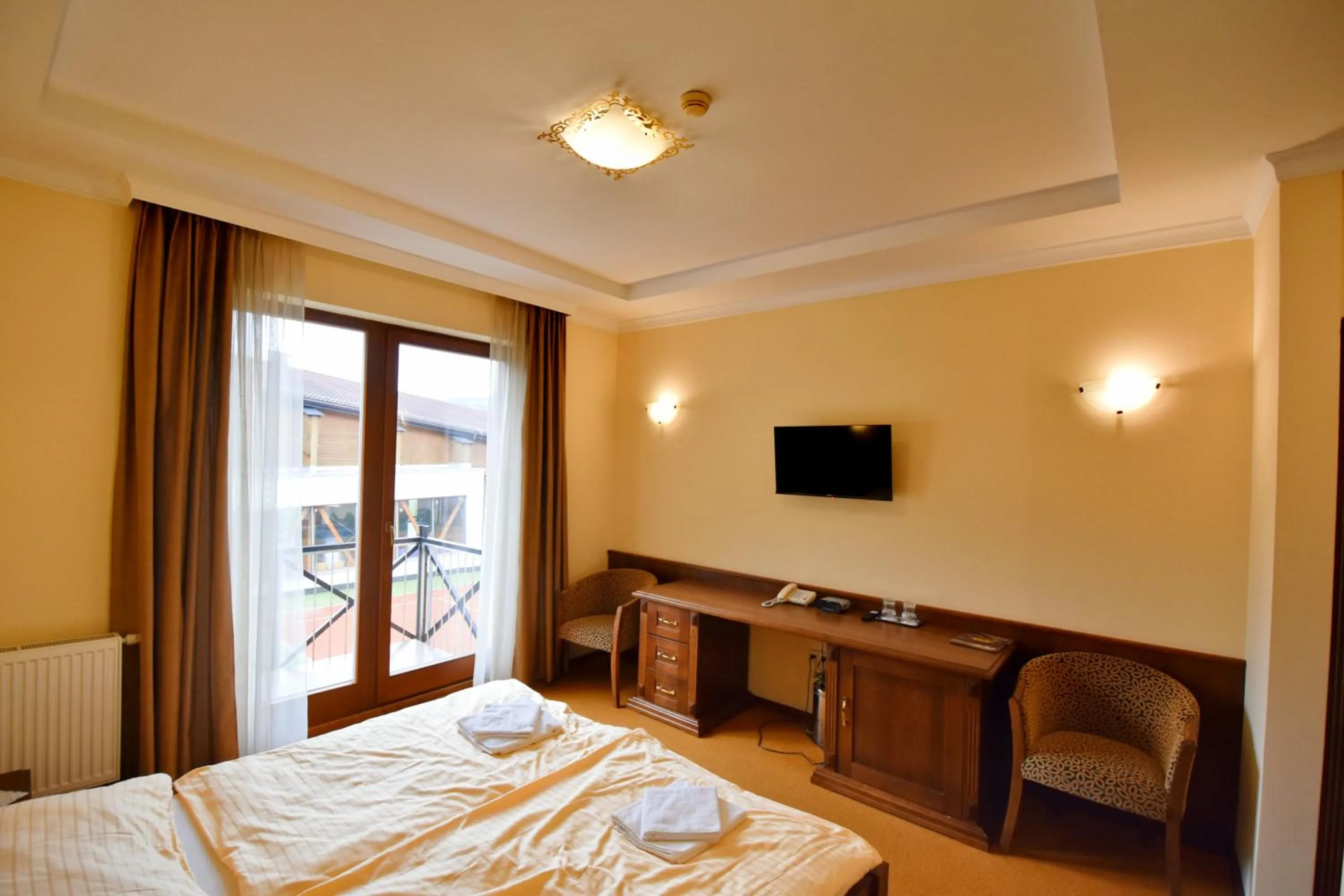 Bed in Country Saloon Belá