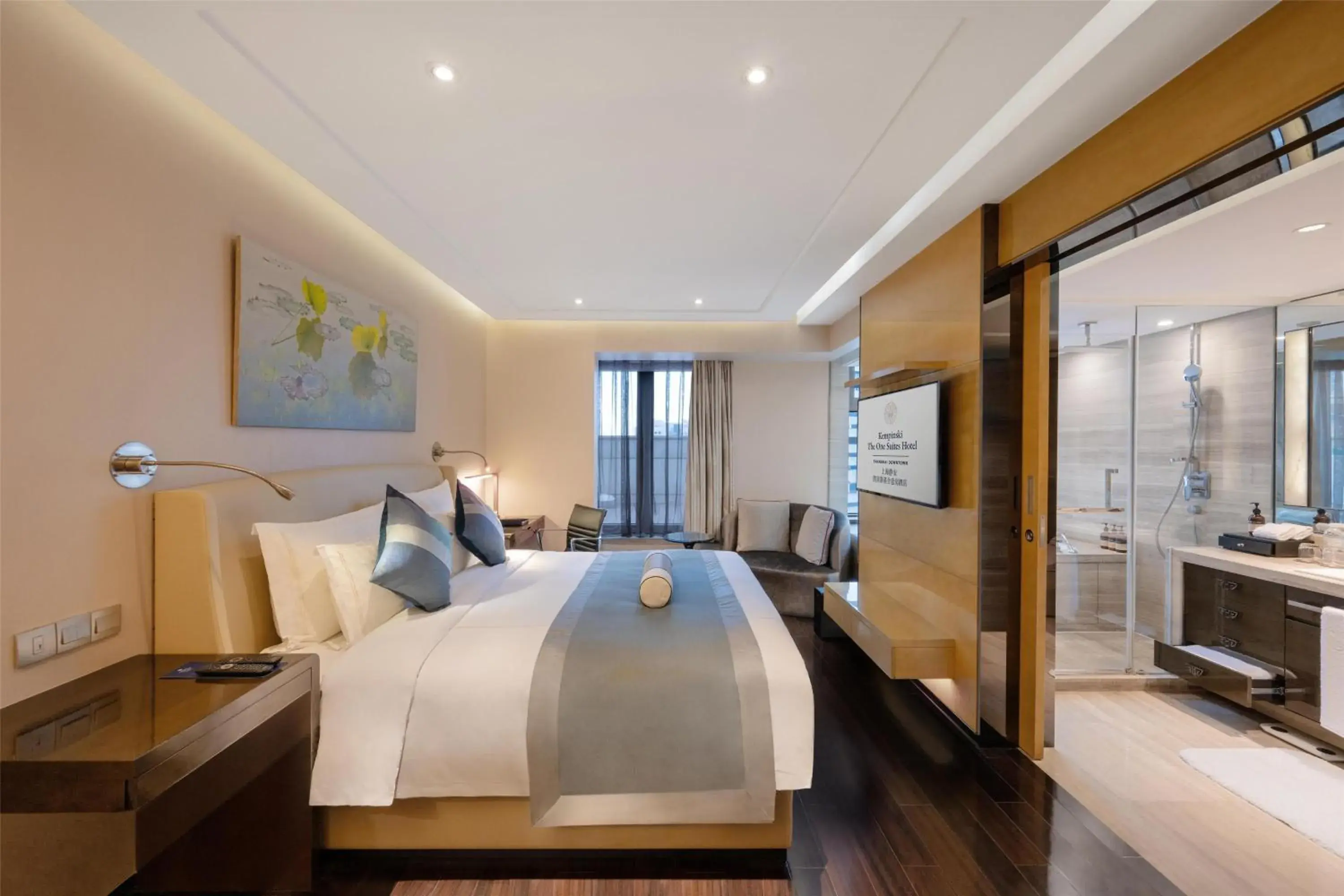 Photo of the whole room, Bed in Kempinski The One Suites Hotel Shanghai Downtown Photo of the whole room, Bed in Kempinski The One Suites Hotel Shanghai Downtown