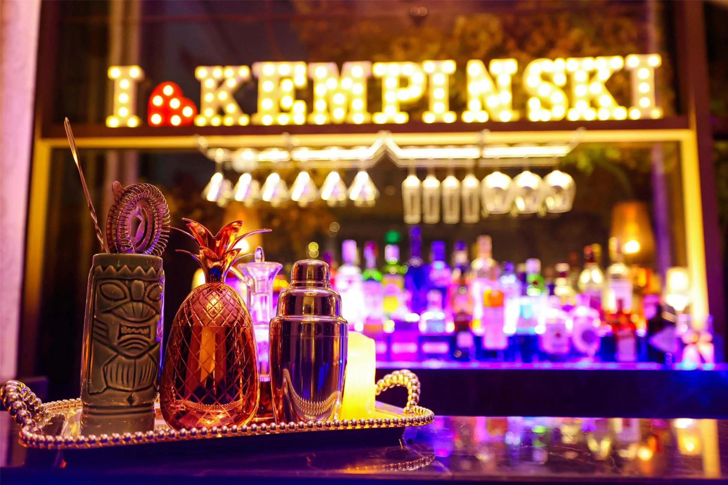 Lounge or bar in Kempinski The One Suites Hotel Shanghai Downtown