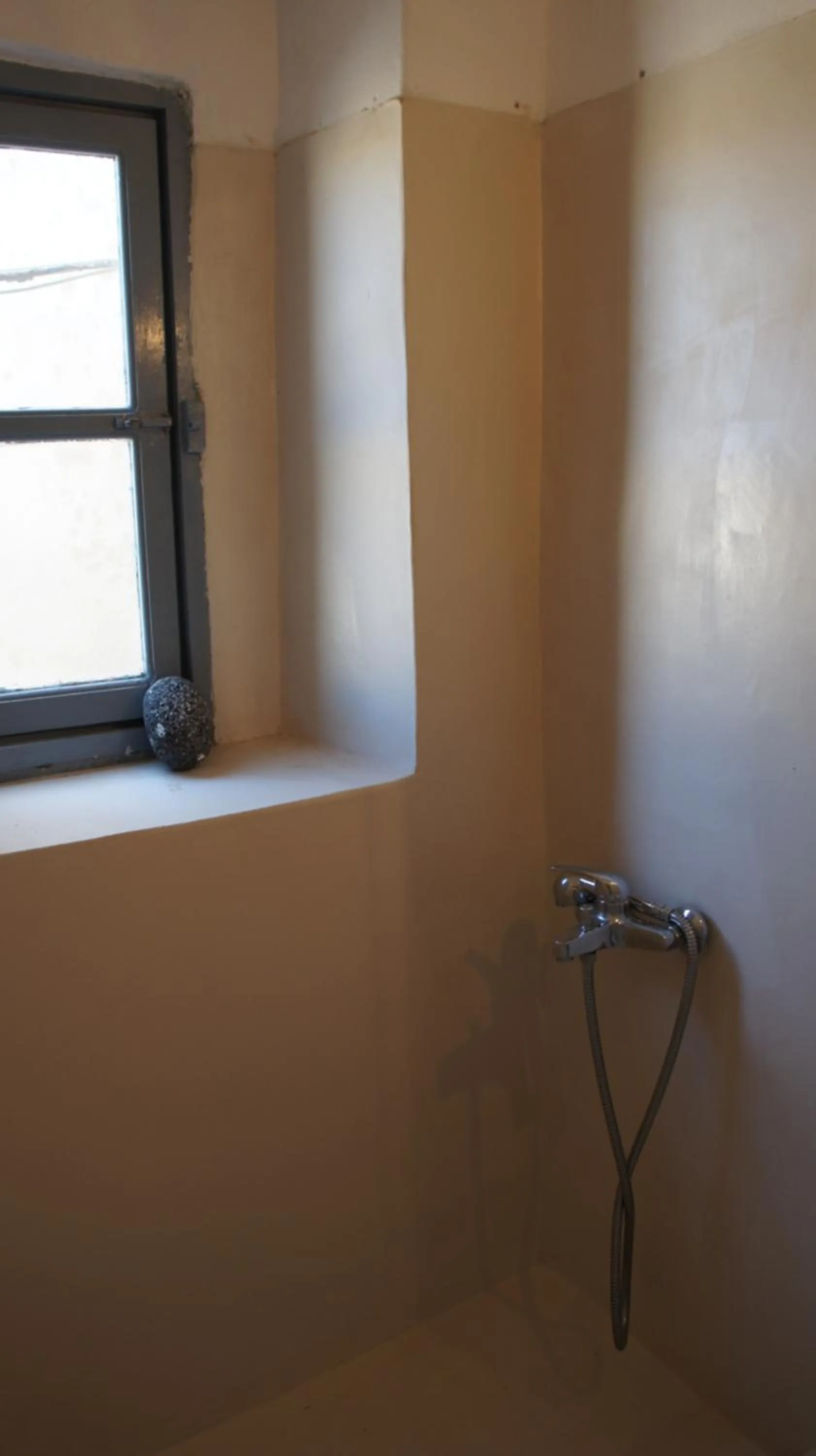 Shower in Marcos Rooms