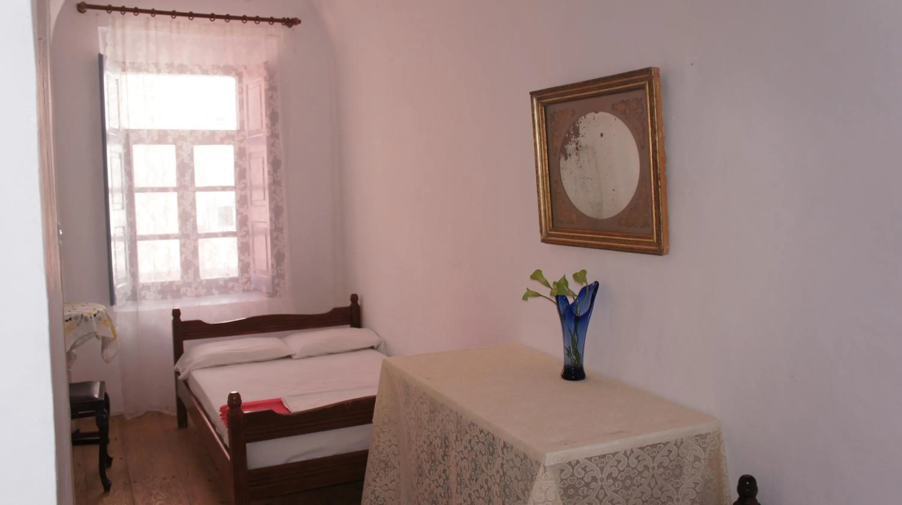 Photo of the whole room in Marcos Rooms