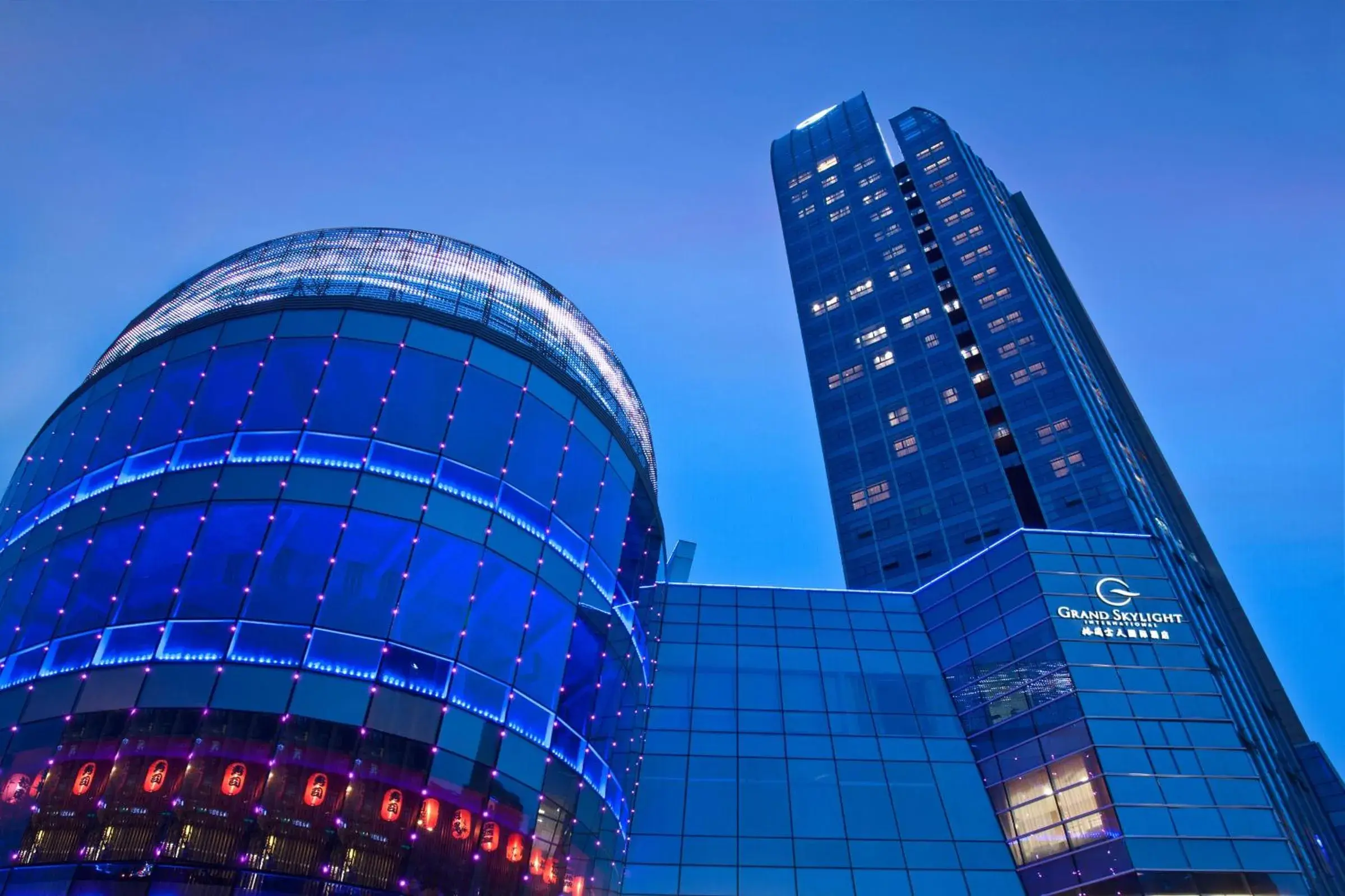 Facade/entrance in Grand Skylight International Hotel Ganzhou Chang Zhen Avenue Facade/entrance in Grand Skylight International Hotel Ganzhou Chang Zhen Avenue