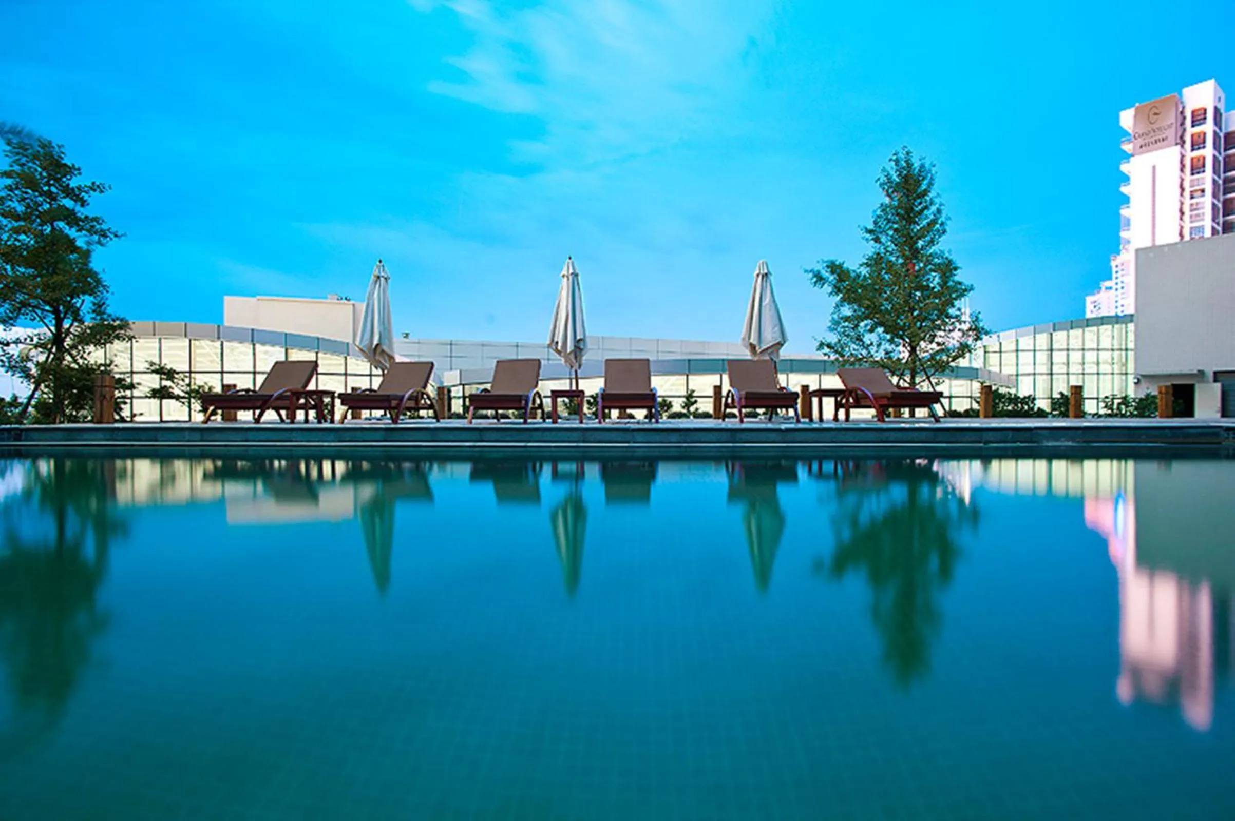 Swimming pool in Grand Skylight International Hotel Ganzhou Chang Zhen Avenue