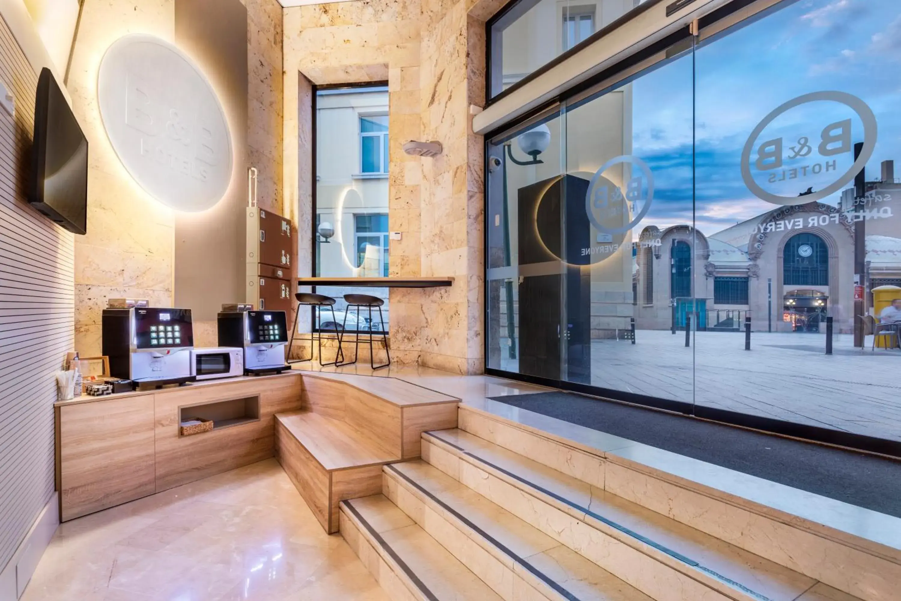 Lobby or reception in B&B HOTEL Tarragona Centro Urbis Lobby or reception in B&B HOTEL Tarragona Centro Urbis