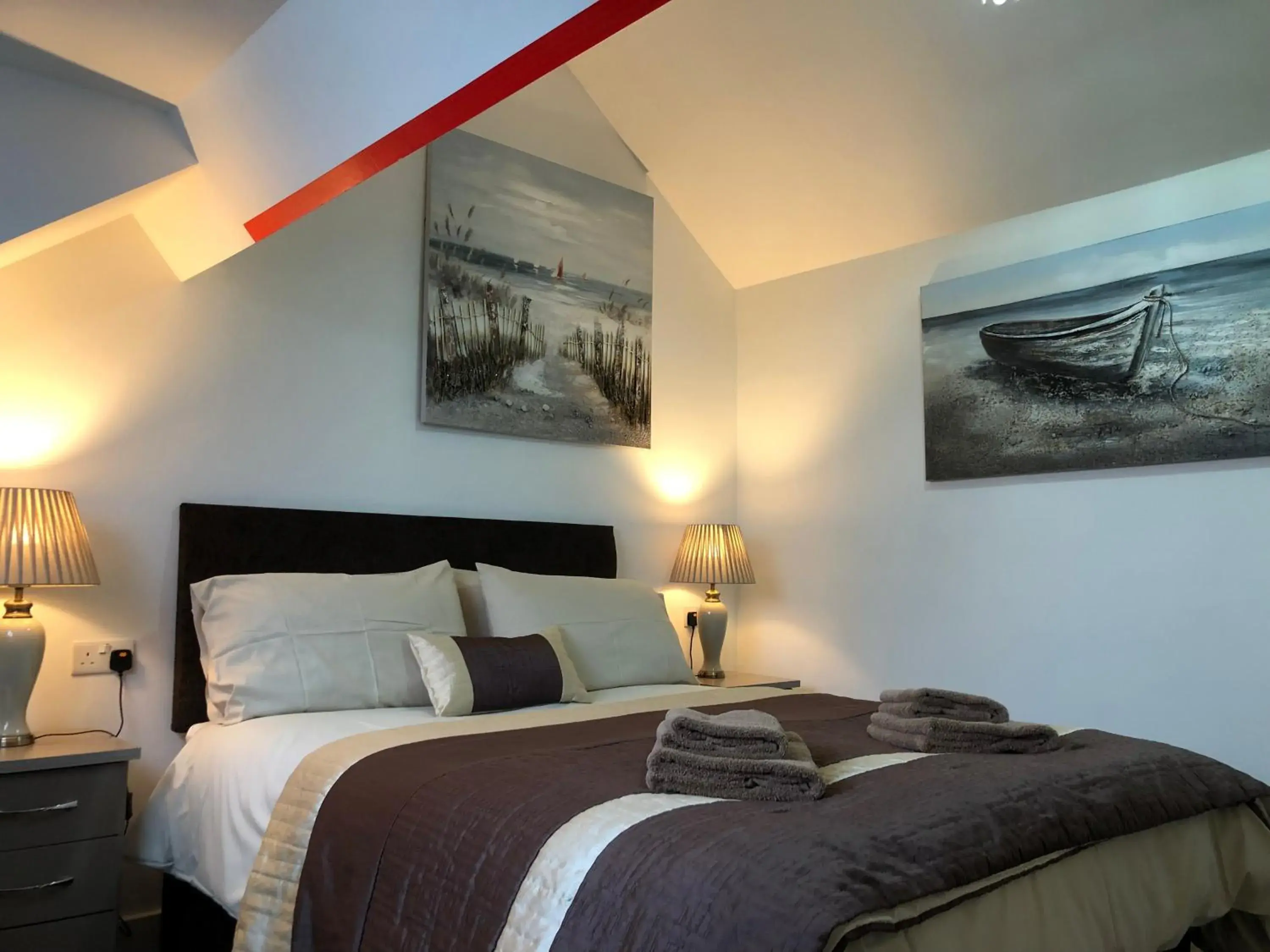 King Room - single occupancy in The Haven King Room - single occupancy in The Haven