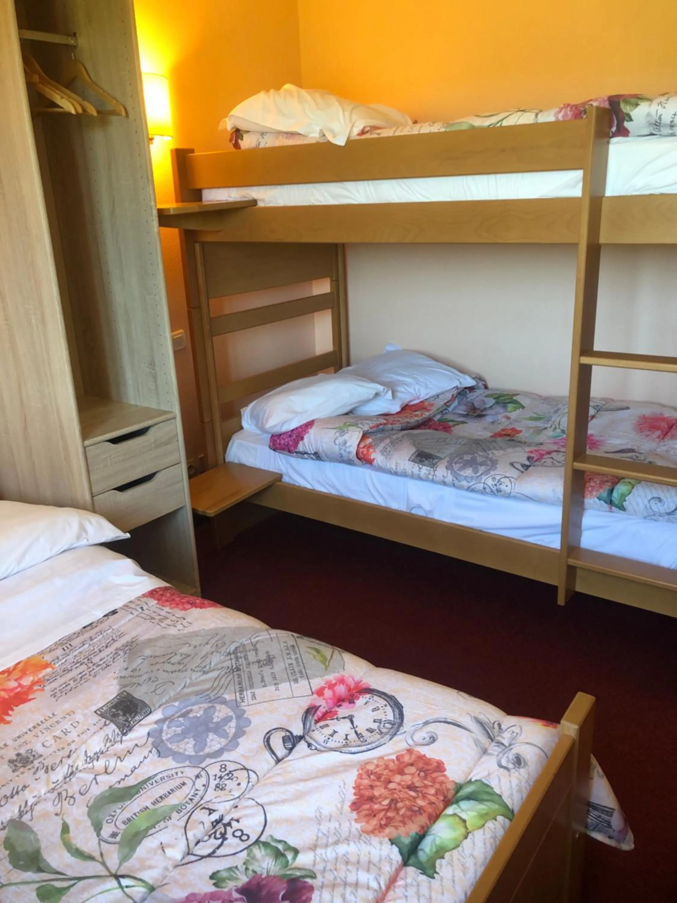 Bed in Hôtel Restaurant La Manse