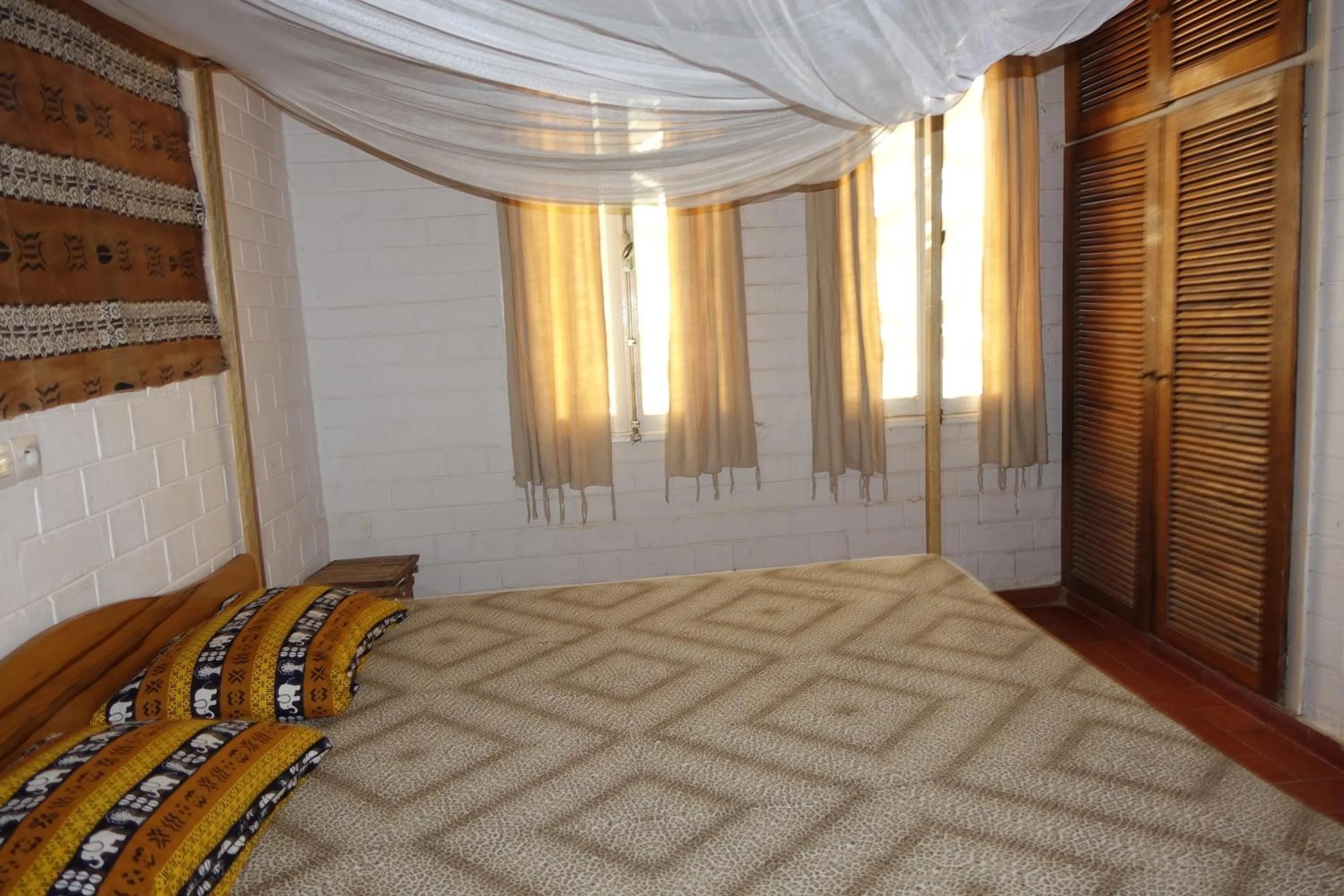 Photo of the whole room, Bed in Keur Marrakis