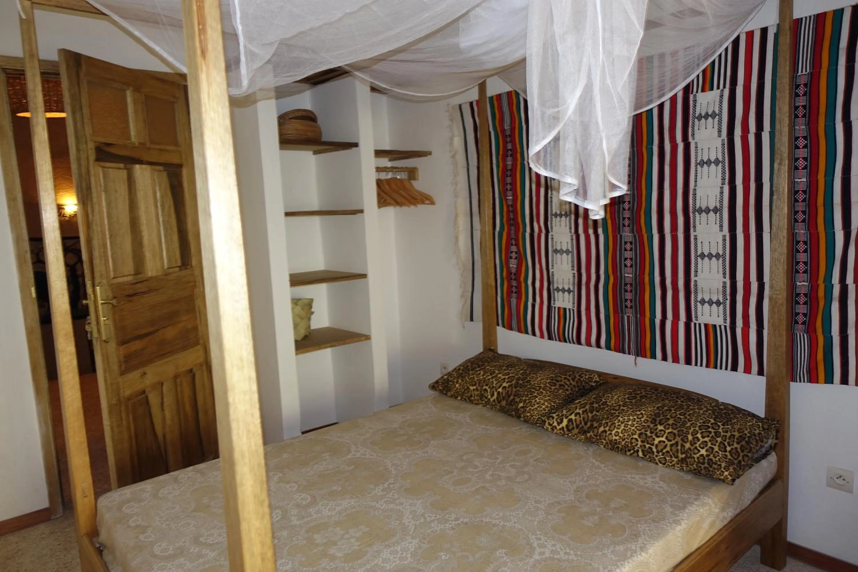 Photo of the whole room, Bed in Keur Marrakis