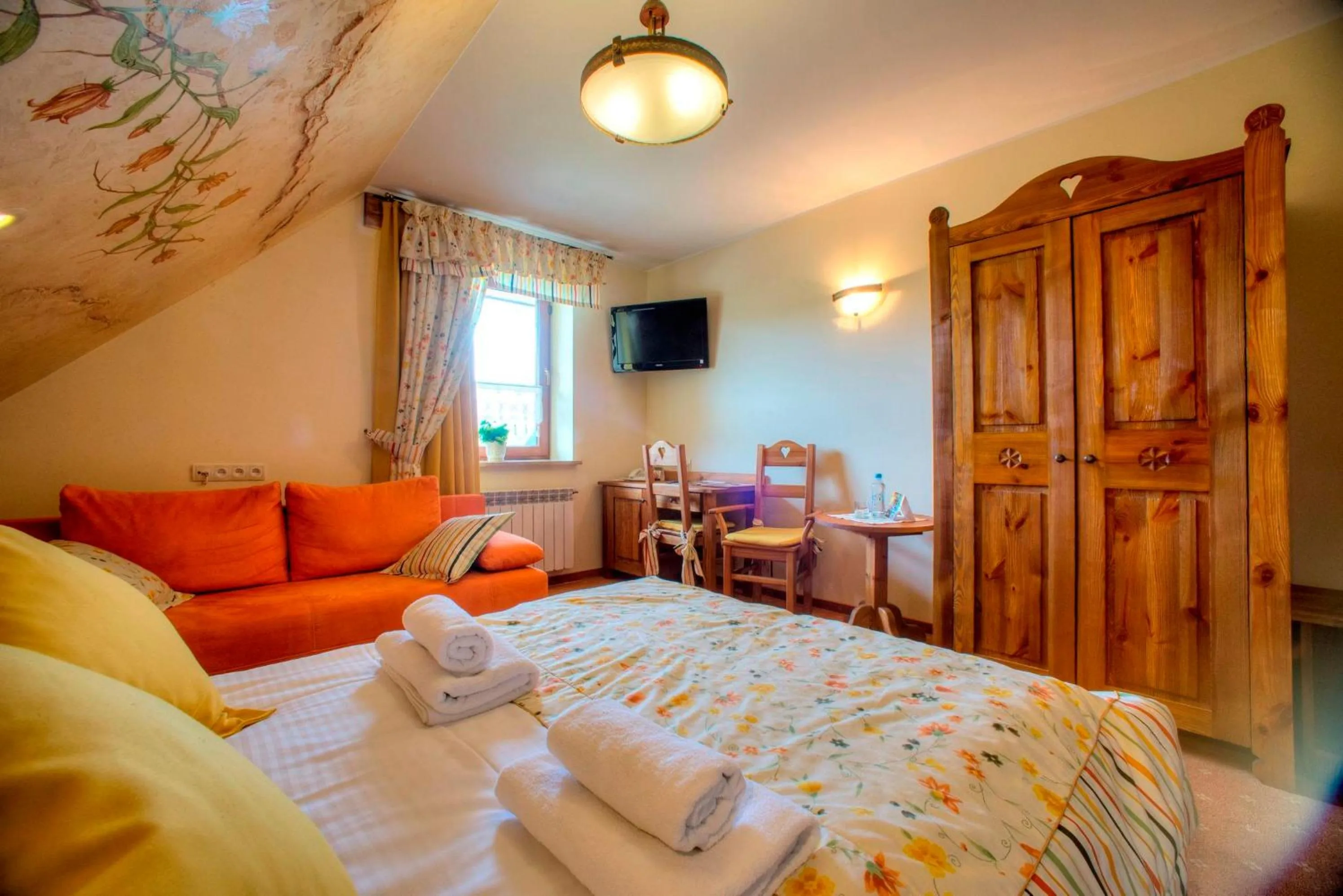 Photo of the whole room in Hotel Carpatia Bieszczadzki Gościniec