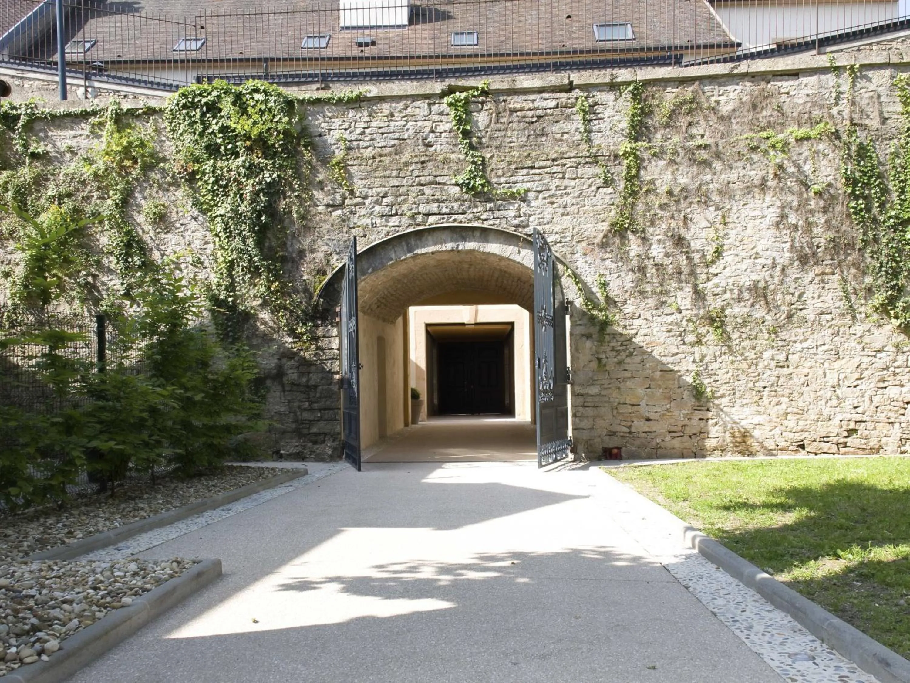 Property building in Sasha's Place - Appartement de Luxe - Hypercentre