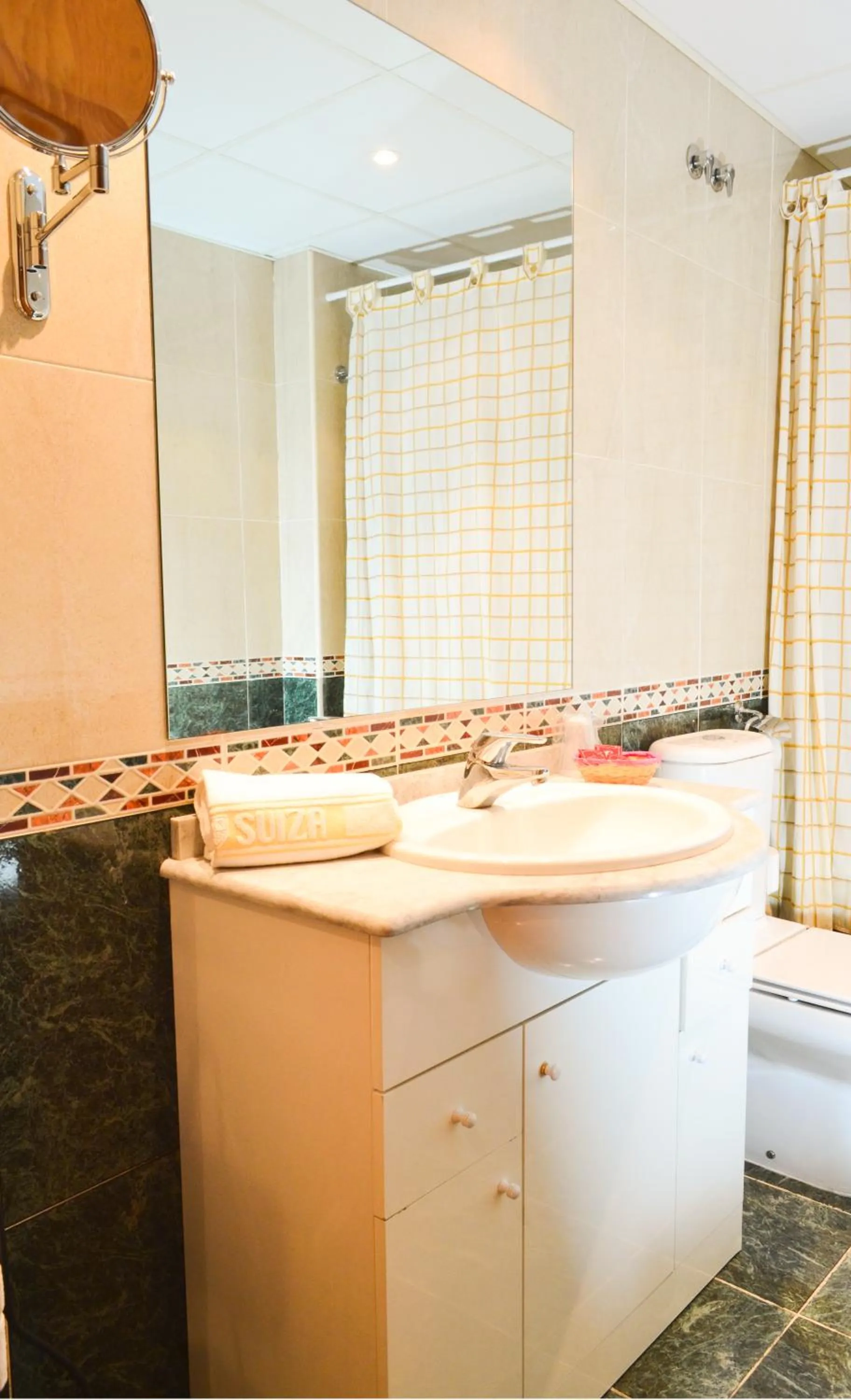 Bathroom in Hotel Suiza