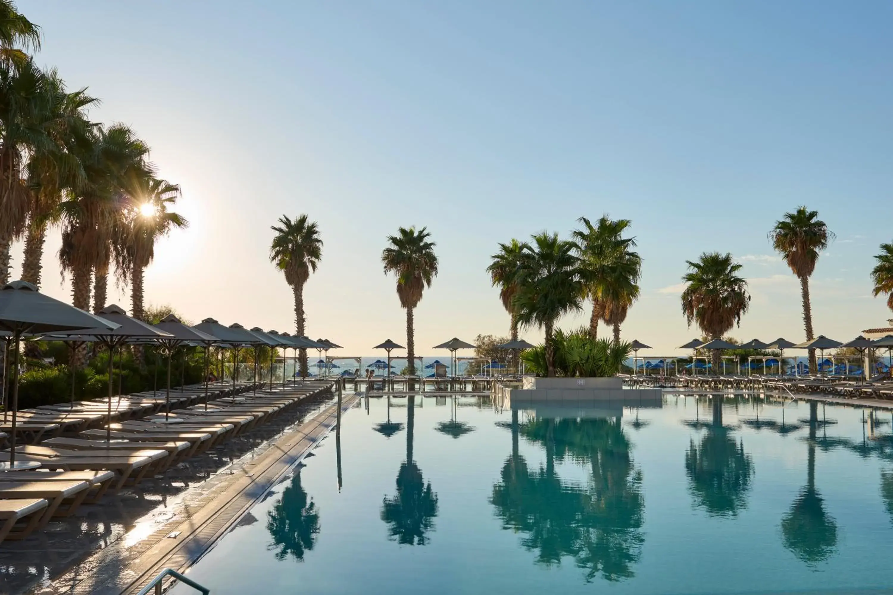 Swimming pool in Esperides Beach Resort Swimming pool in Esperides Beach Resort