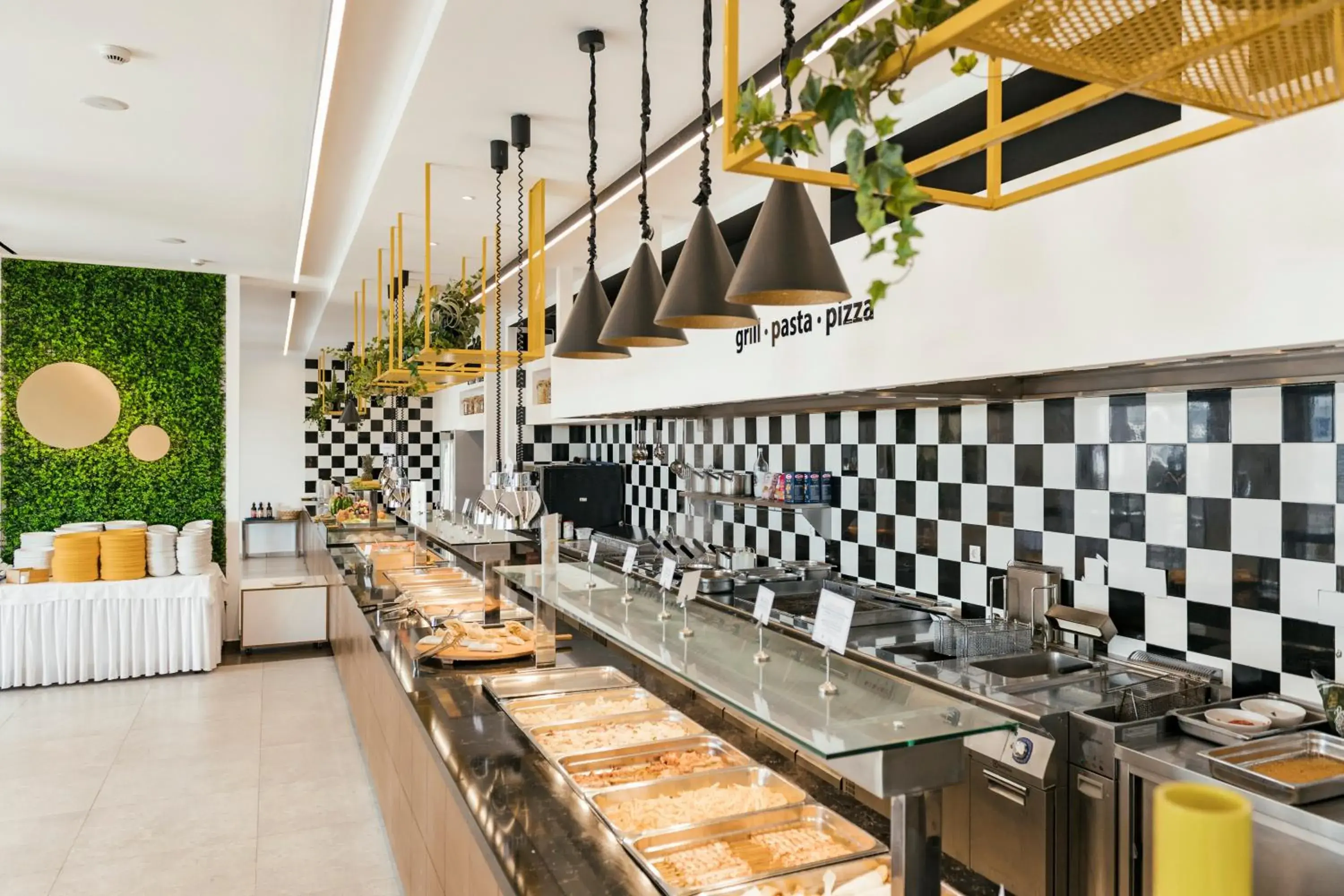 Restaurant/places to eat in Esperides Beach Resort Restaurant/places to eat in Esperides Beach Resort