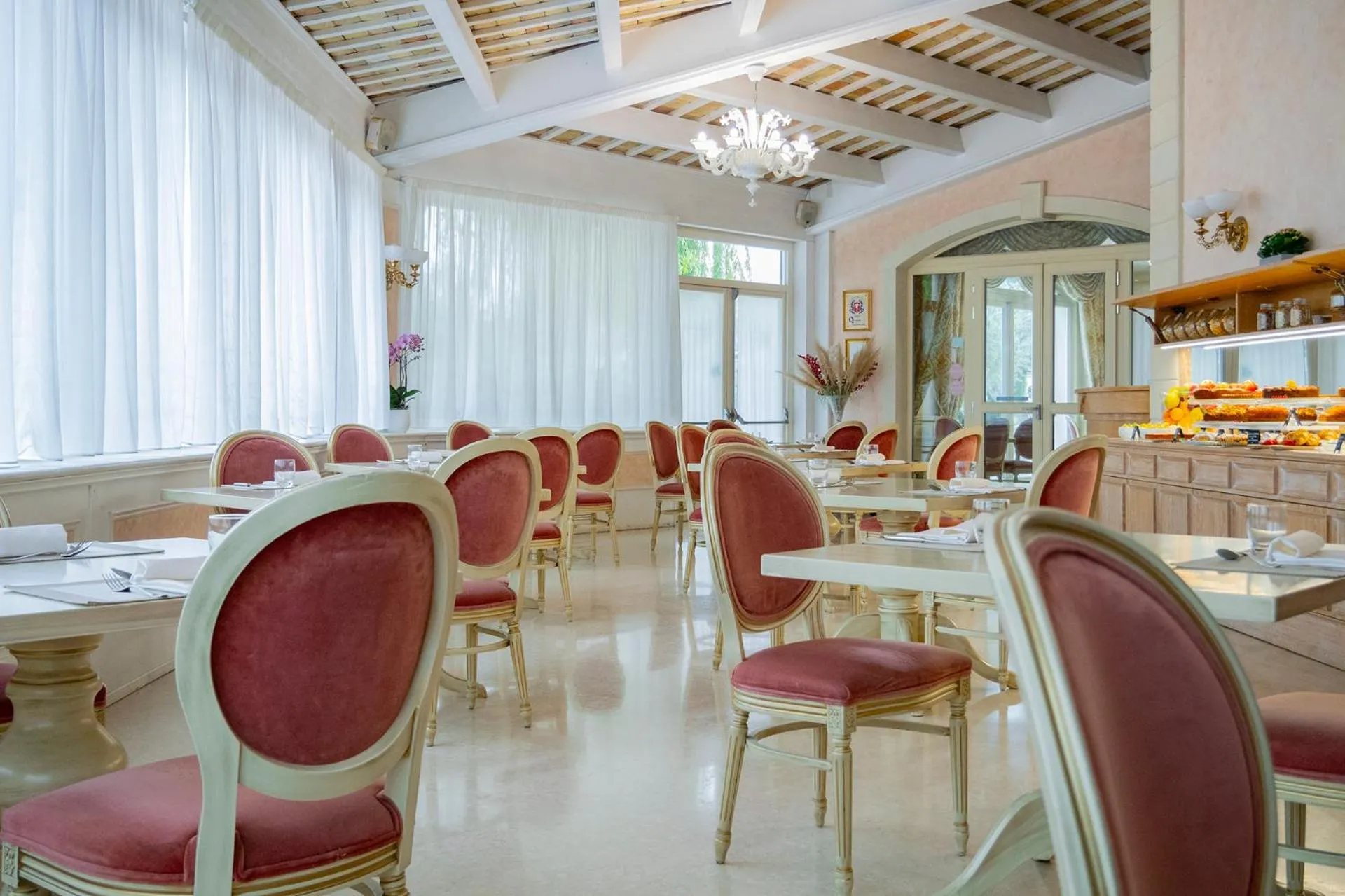 Breakfast in Hotel Villa Michelangelo