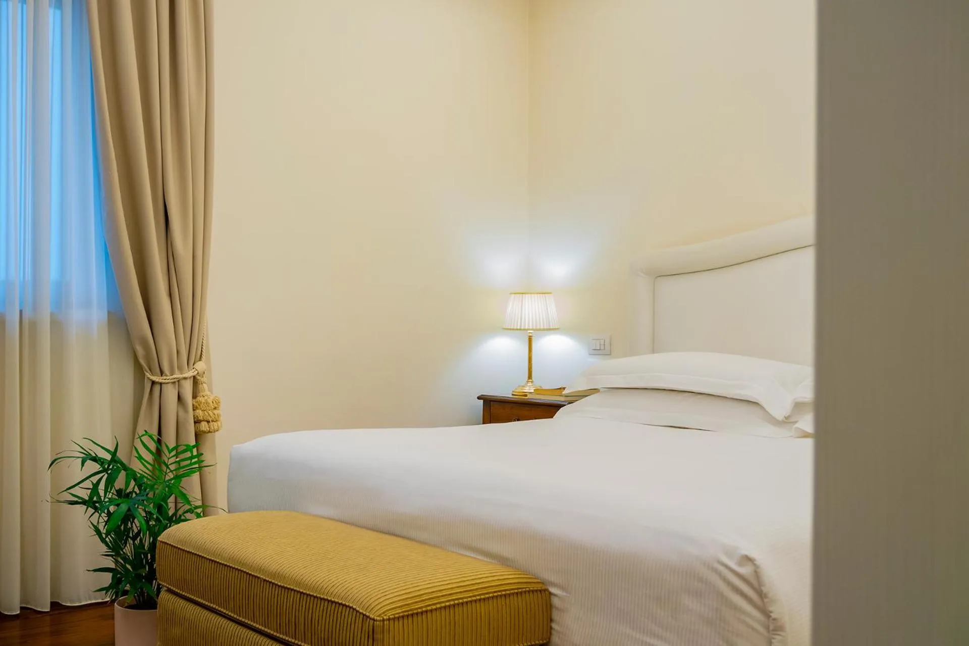 Bedroom, Bed in Hotel Villa Michelangelo