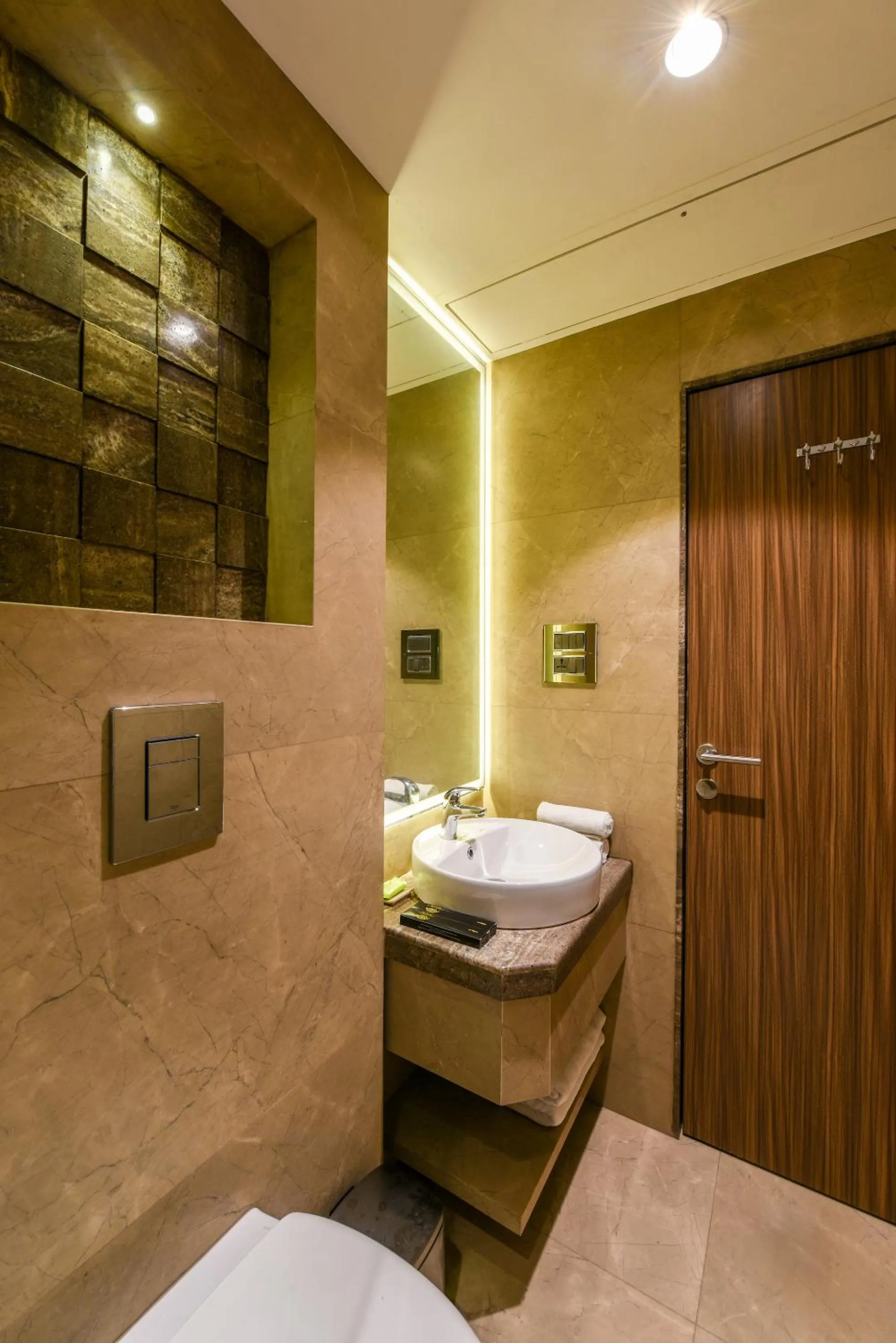 Photo of the whole room in Hotel Orient Regency