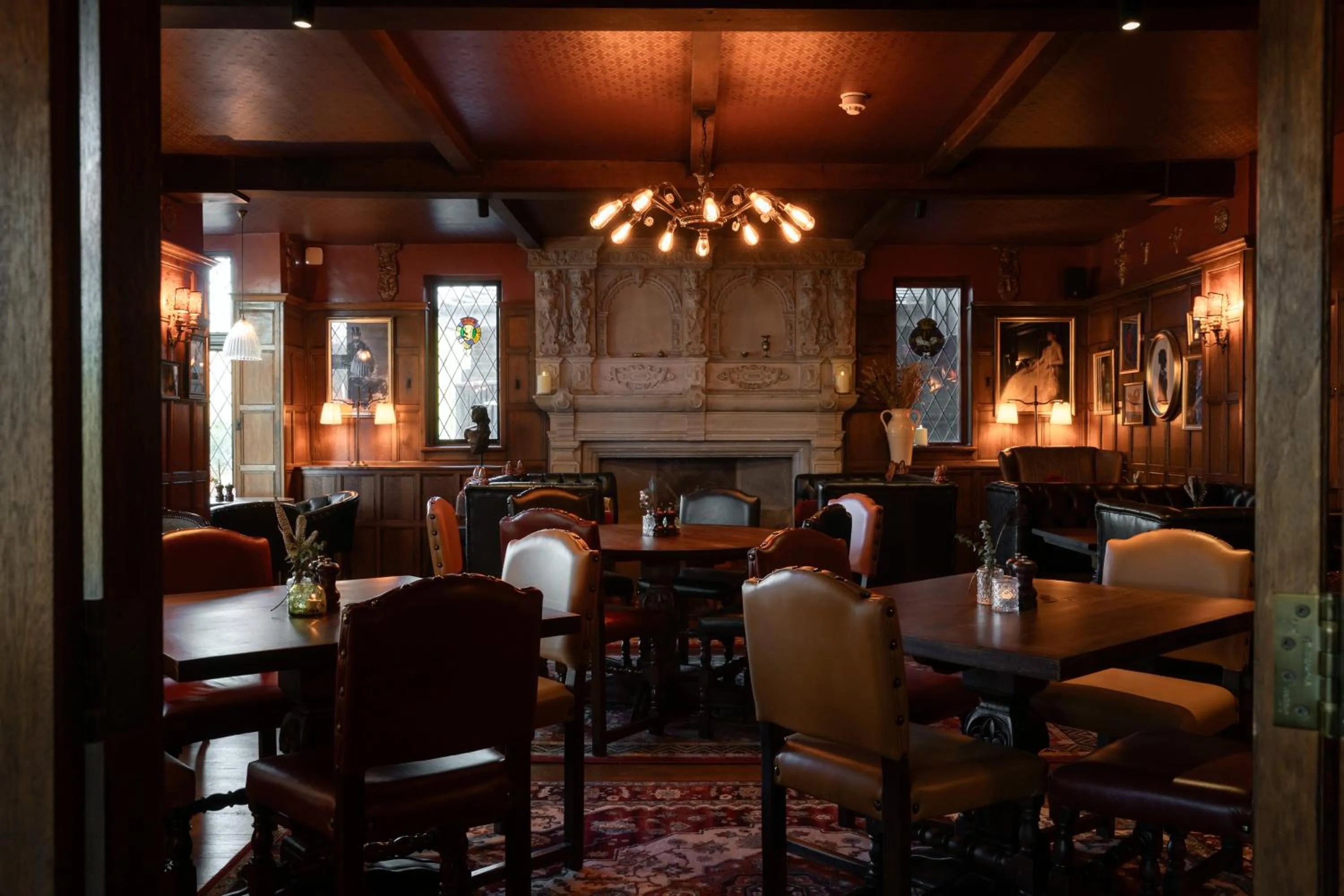 Restaurant/places to eat in Bedford Arms Hotel