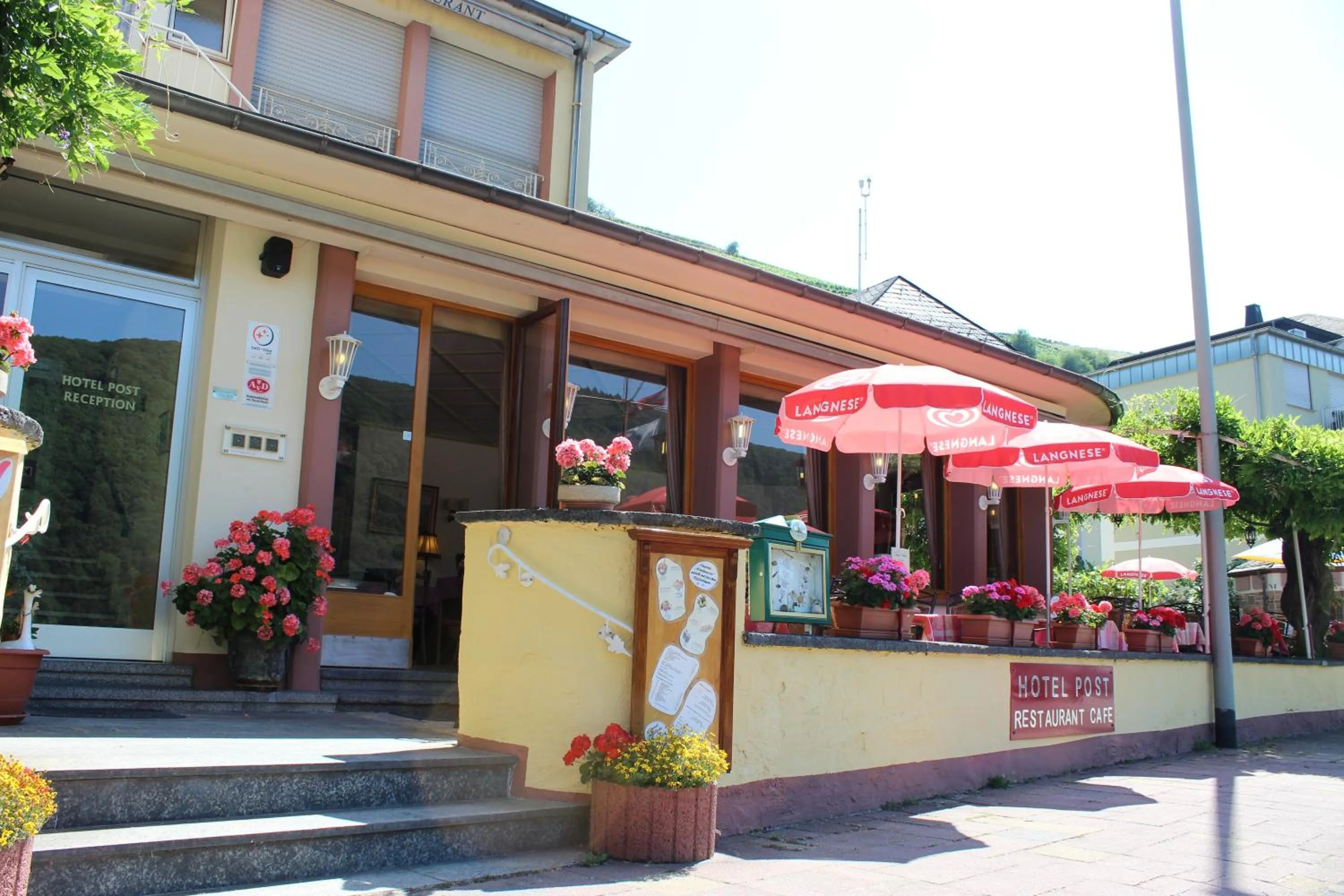 Facade/entrance in Hotel Café Post