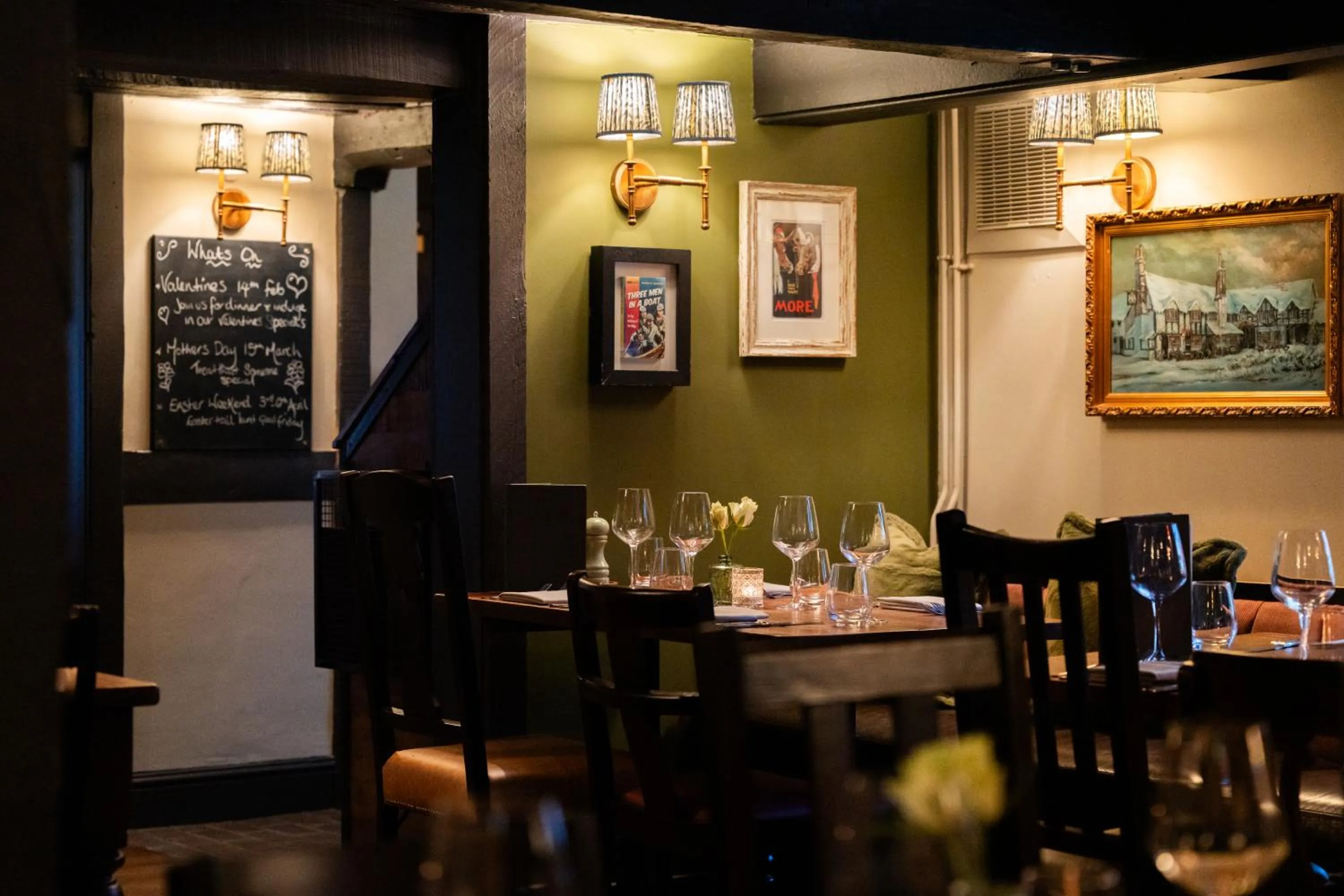 Restaurant/places to eat in Bull Inn