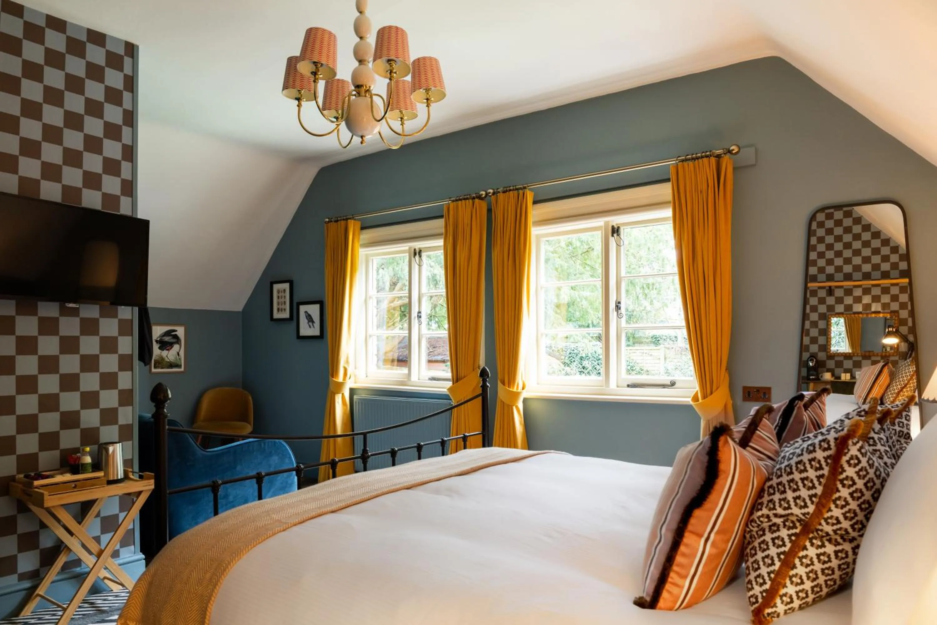 Photo of the whole room, Bed in Bull Inn